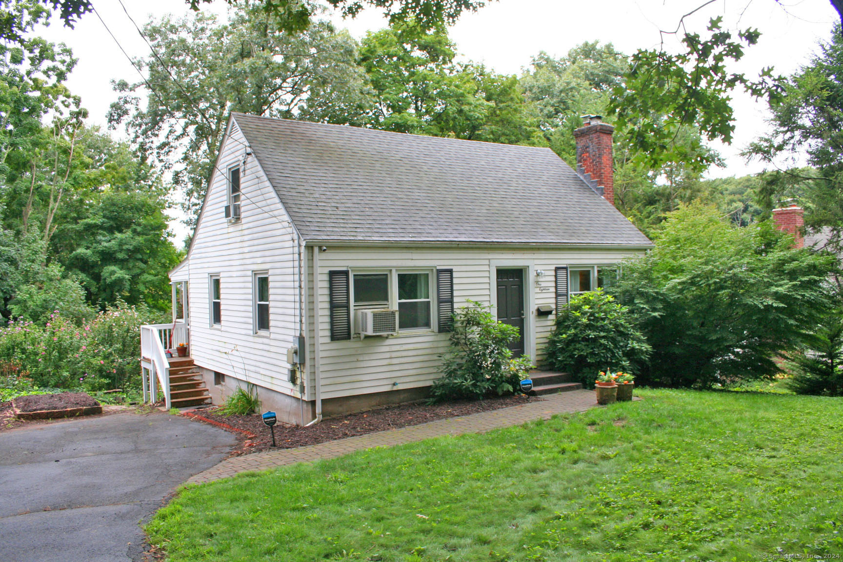 View Manchester, CT 06042 house