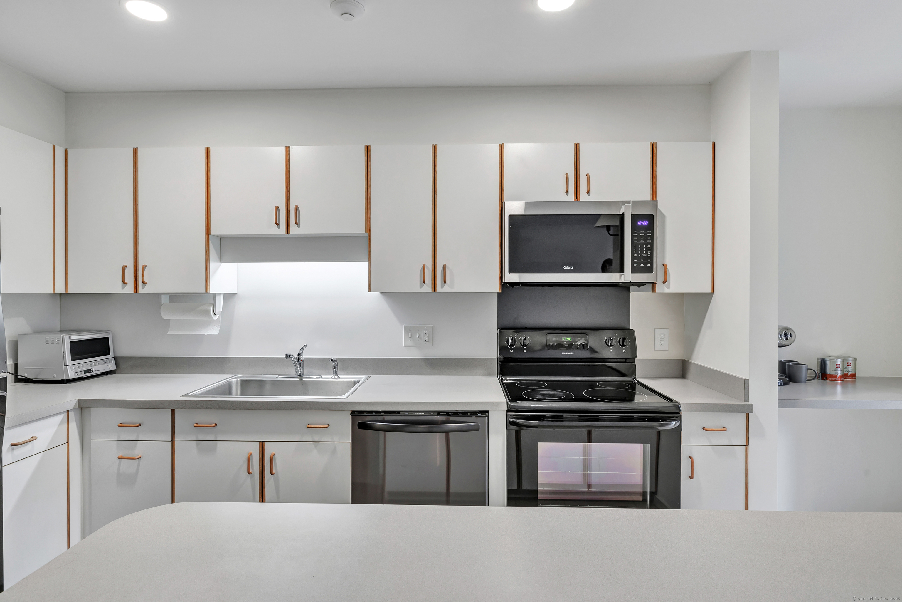 42 Temple Court #42, New Haven, Connecticut image 17