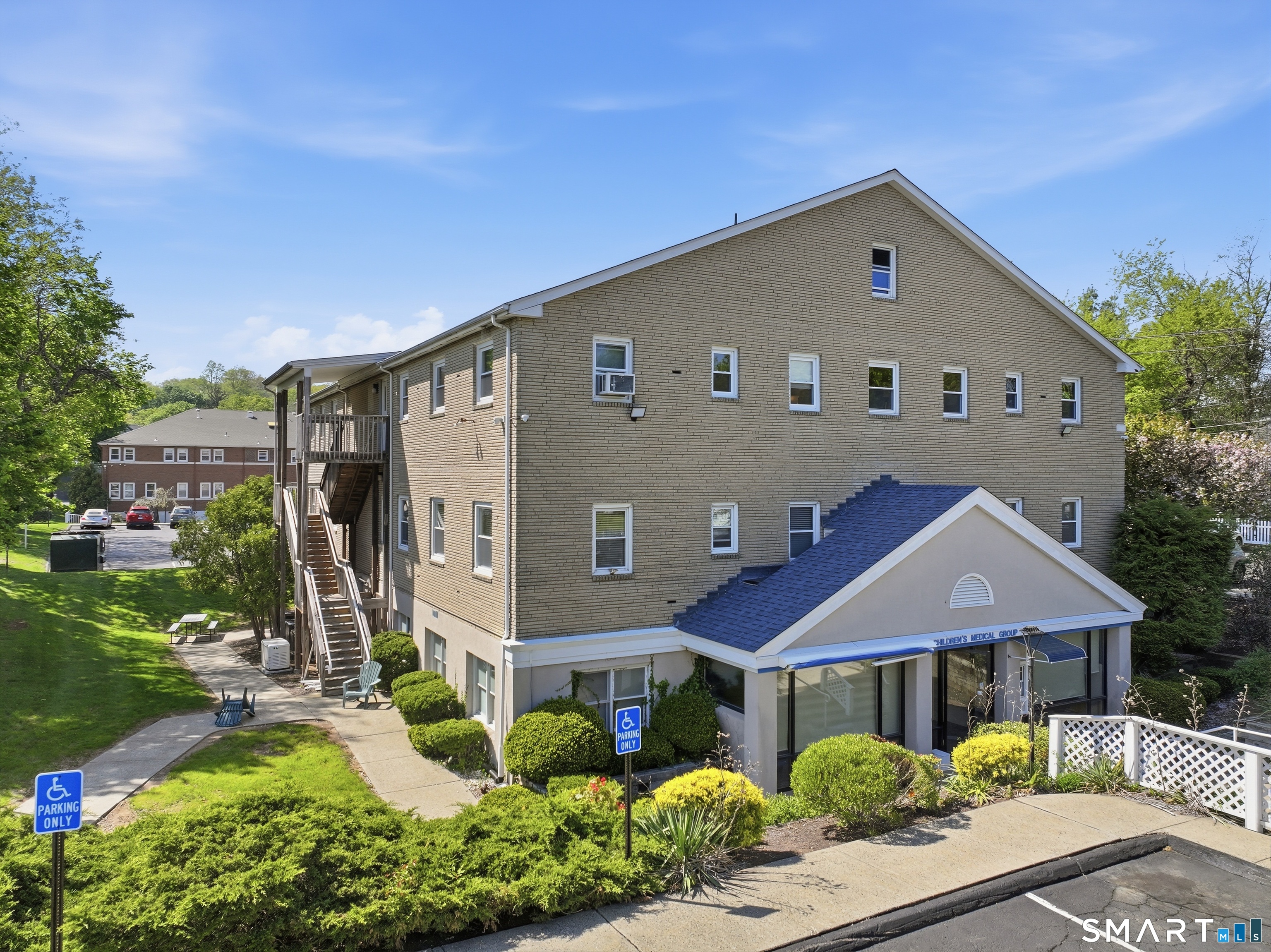 299 Washington Avenue Suite 16