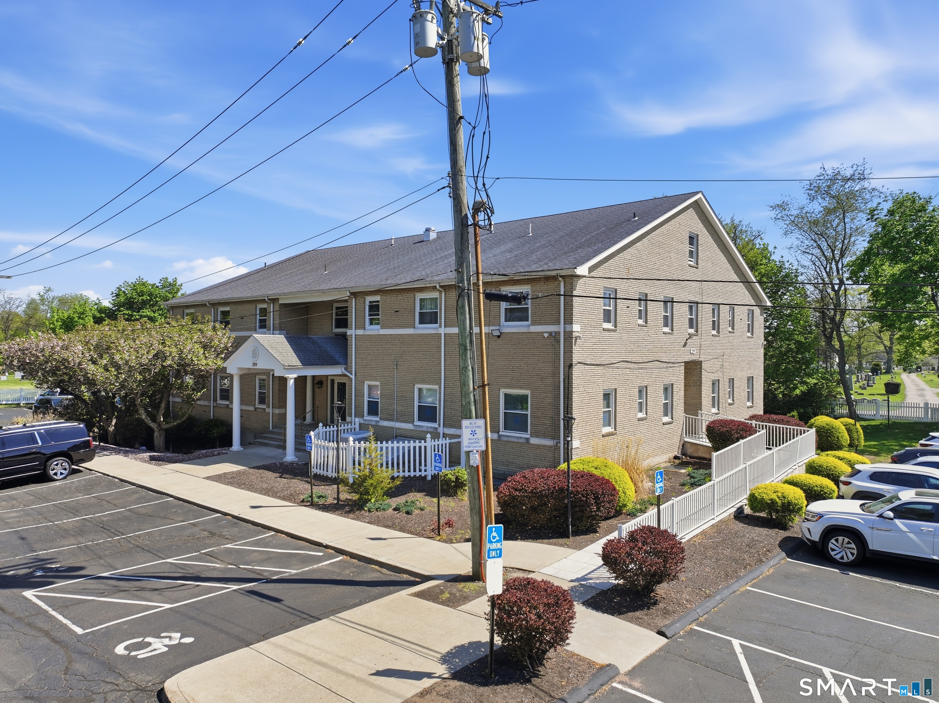 299 Washington Avenue Suite 16