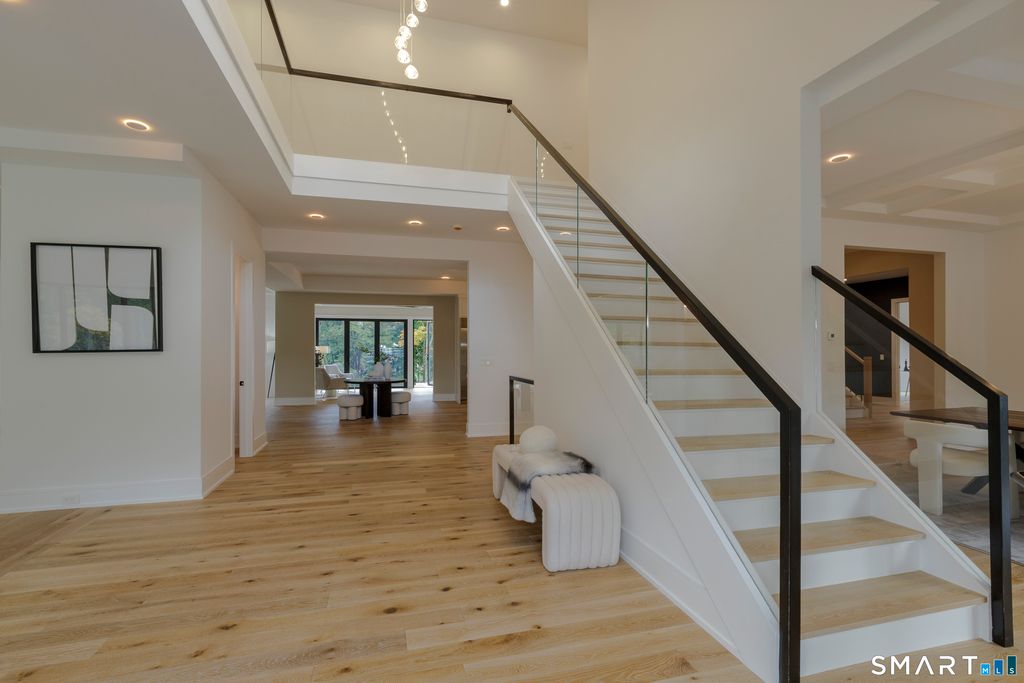 Photo of 729 Smith Ridge Road, New Canaan, CT 06840 (MLS # 24157130)