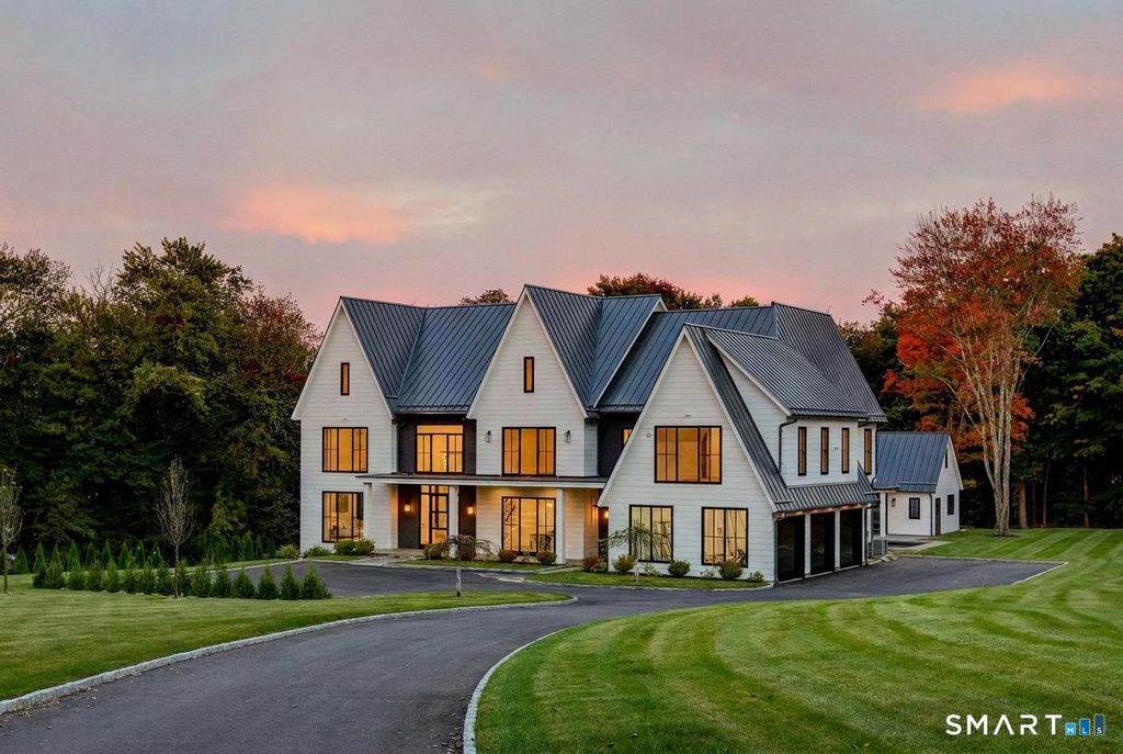 Photo of 729 Smith Ridge Road, New Canaan, CT 06840 (MLS # 24157130)