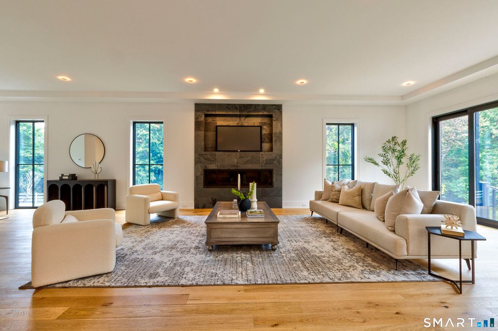 Photo of 729 Smith Ridge Road, New Canaan, CT 06840 (MLS # 24157130)