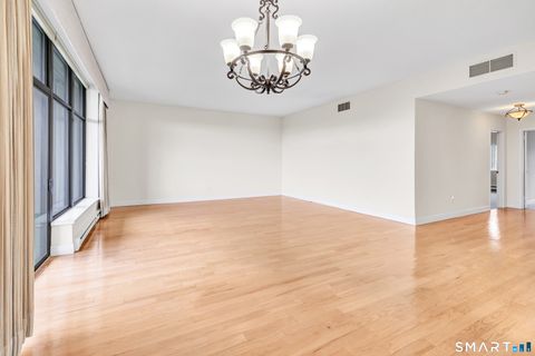 Tiny photo for 3200 Park Avenue #5C2, Bridgeport, CT 06604 (MLS # 24178544)