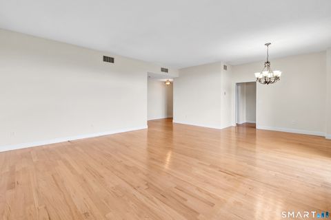 Tiny photo for 3200 Park Avenue #5C2, Bridgeport, CT 06604 (MLS # 24178544)