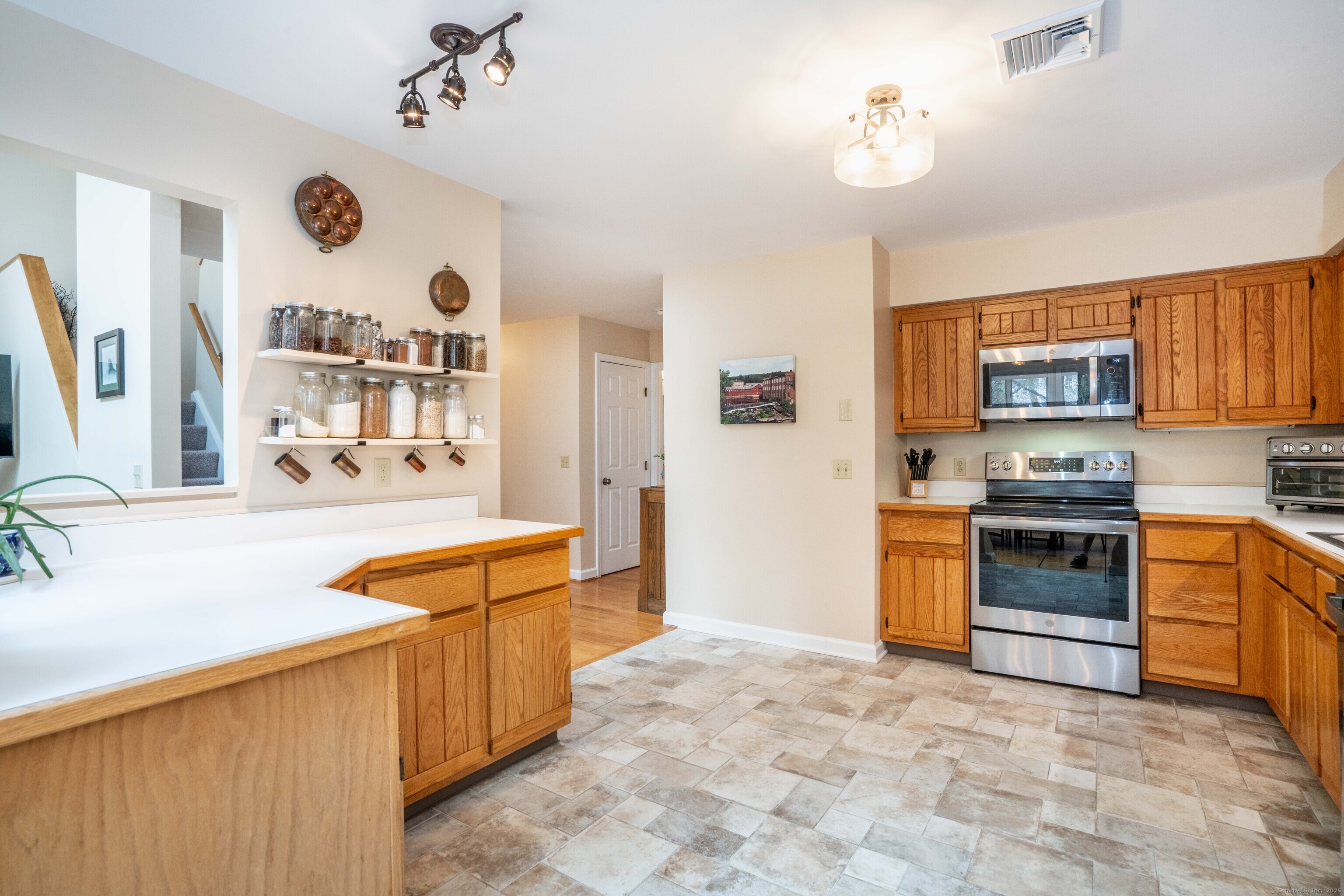 17 Brookview Circle #17, Canton, Connecticut image 6