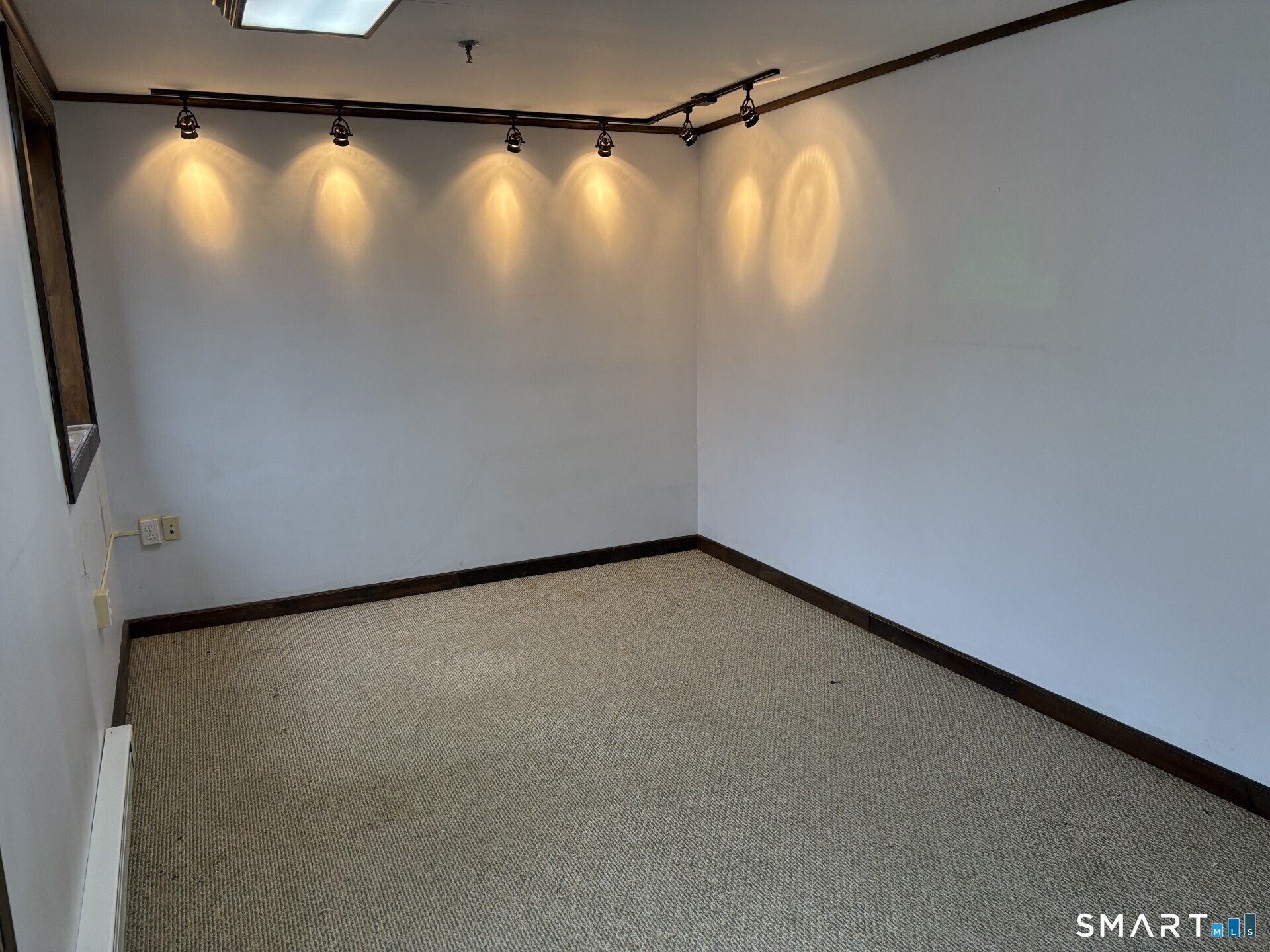 1068 Hartford Turnpike