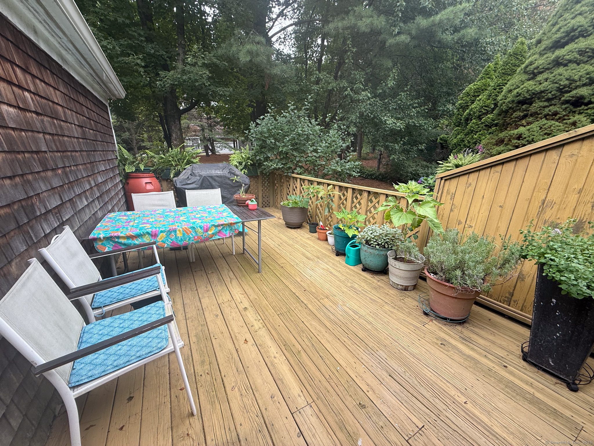 Farmington, Connecticut 06032, United States, 3 Bedrooms Bedrooms, ,2 BathroomsBathrooms,Residential,Active,193005