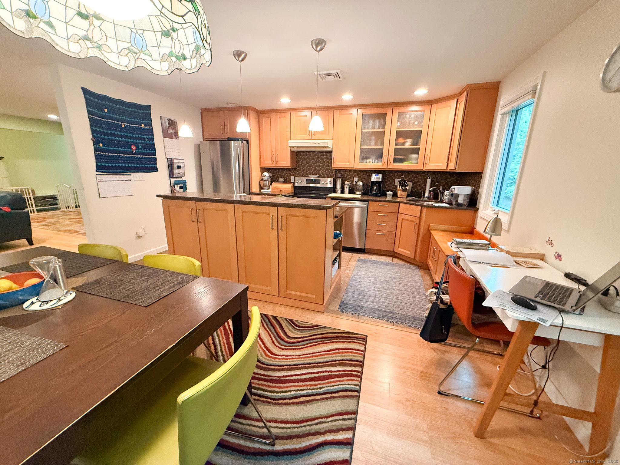 Farmington, Connecticut 06032, United States, 3 Bedrooms Bedrooms, ,2 BathroomsBathrooms,Residential,Active,193005