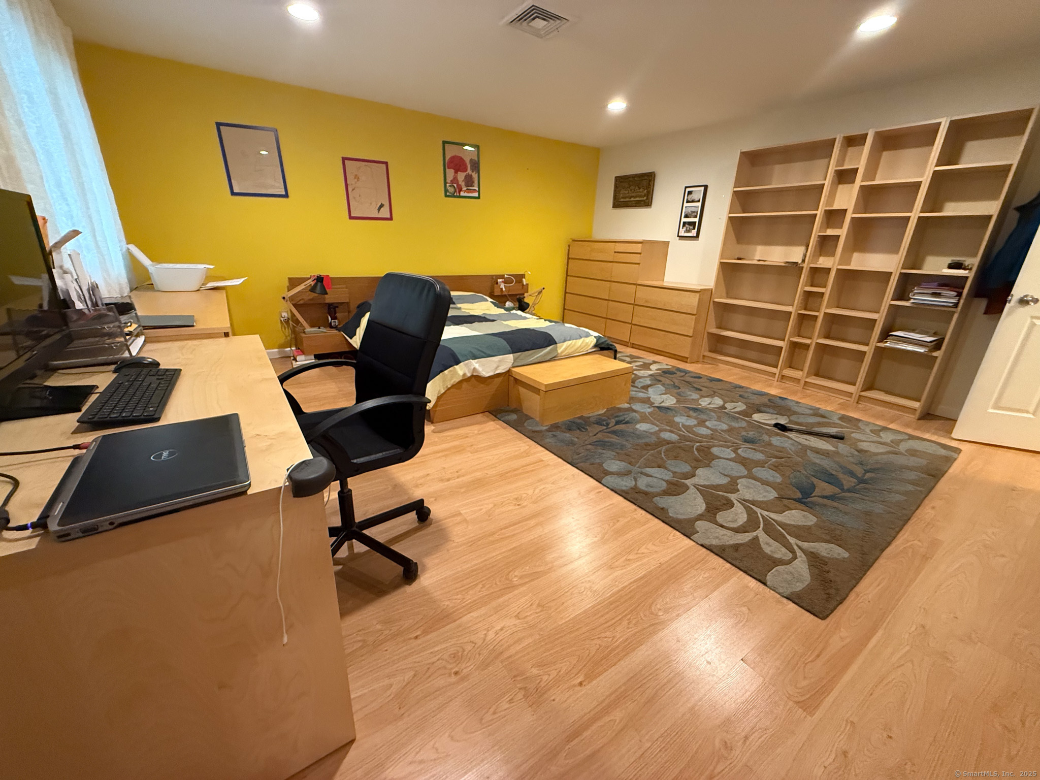 Farmington, Connecticut 06032, United States, 3 Bedrooms Bedrooms, ,2 BathroomsBathrooms,Residential,Active,193005