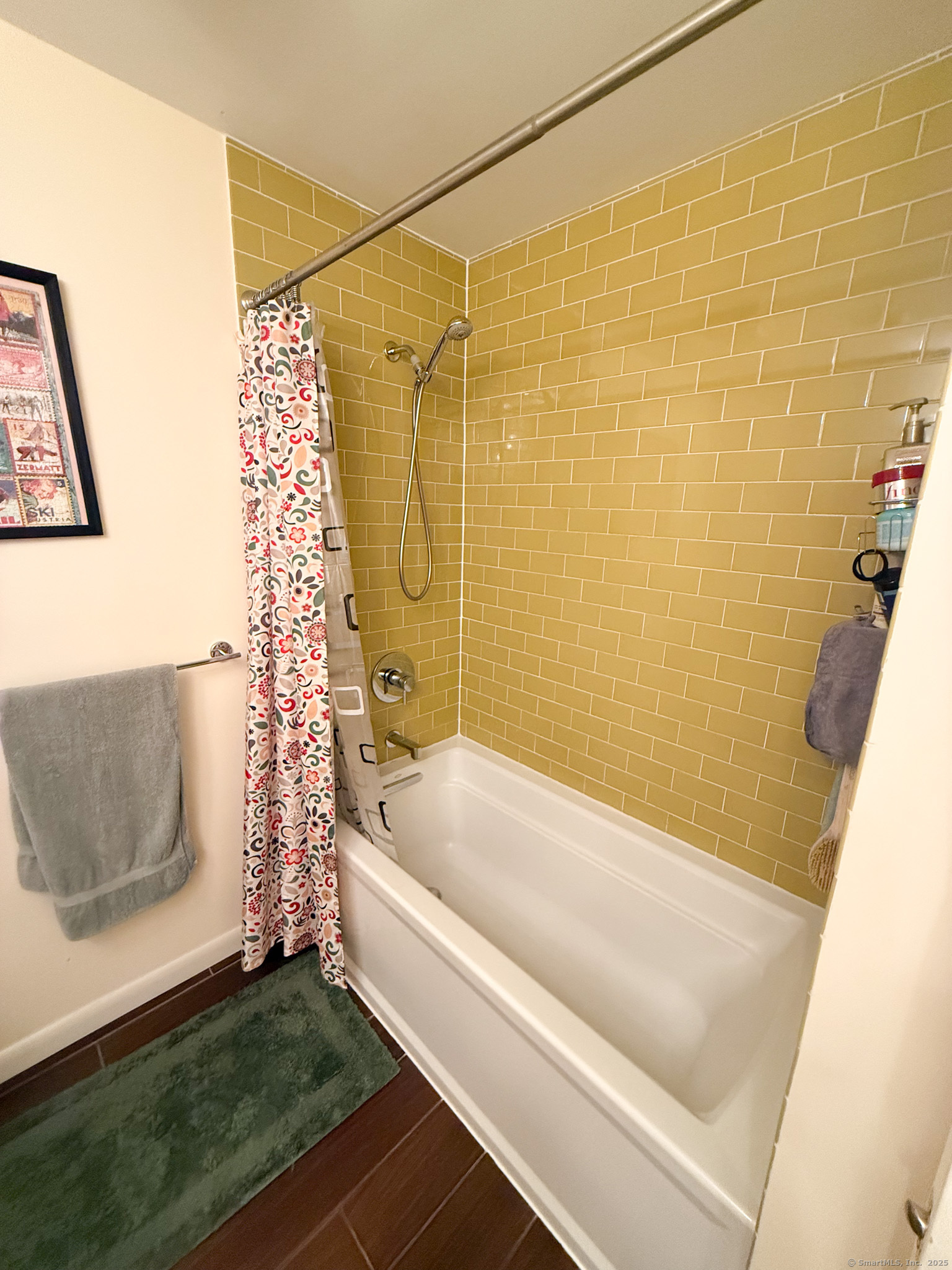 Farmington, Connecticut 06032, United States, 3 Bedrooms Bedrooms, ,2 BathroomsBathrooms,Residential,Active,193005