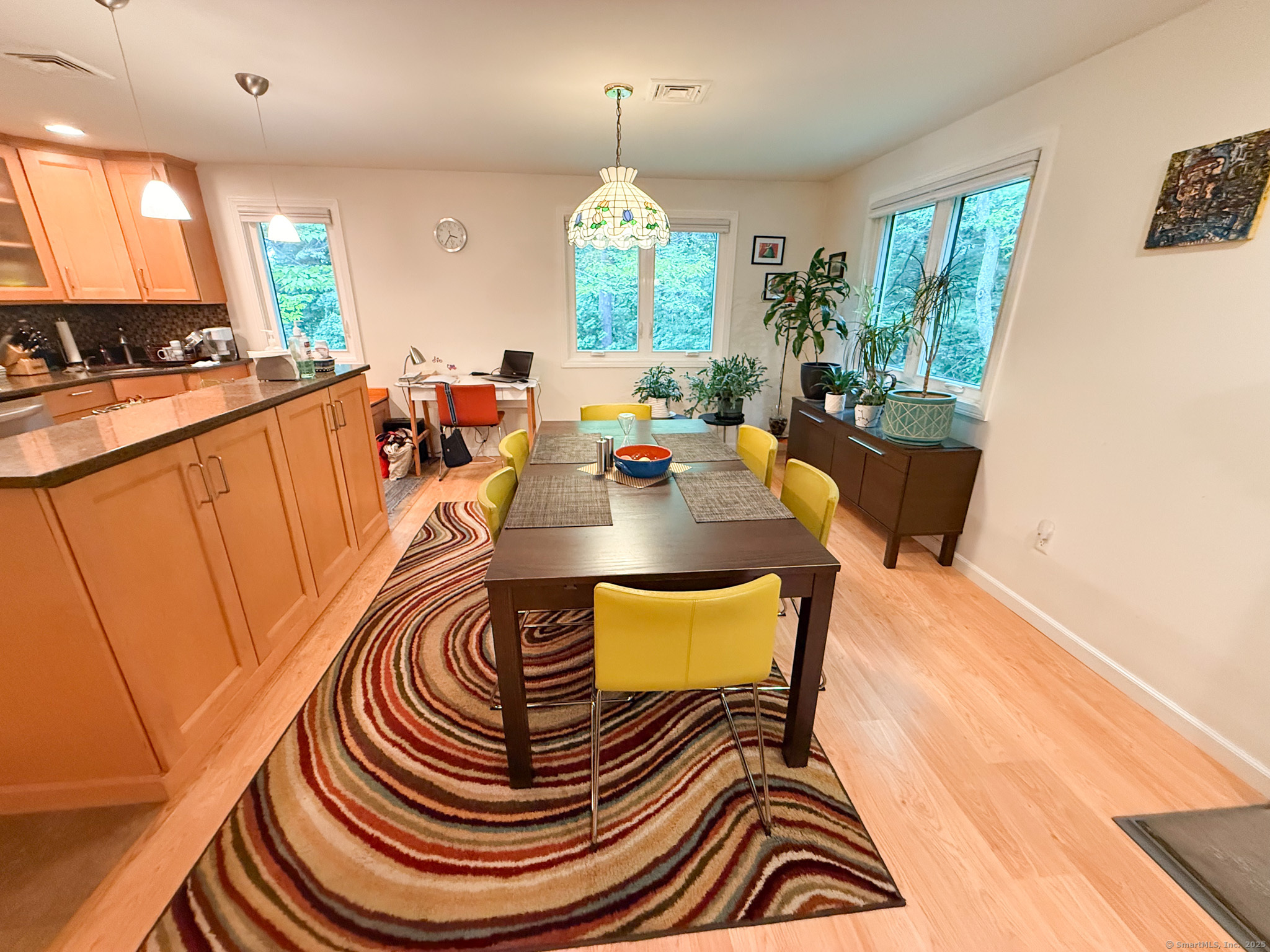 Farmington, Connecticut 06032, United States, 3 Bedrooms Bedrooms, ,2 BathroomsBathrooms,Residential,Active,193005