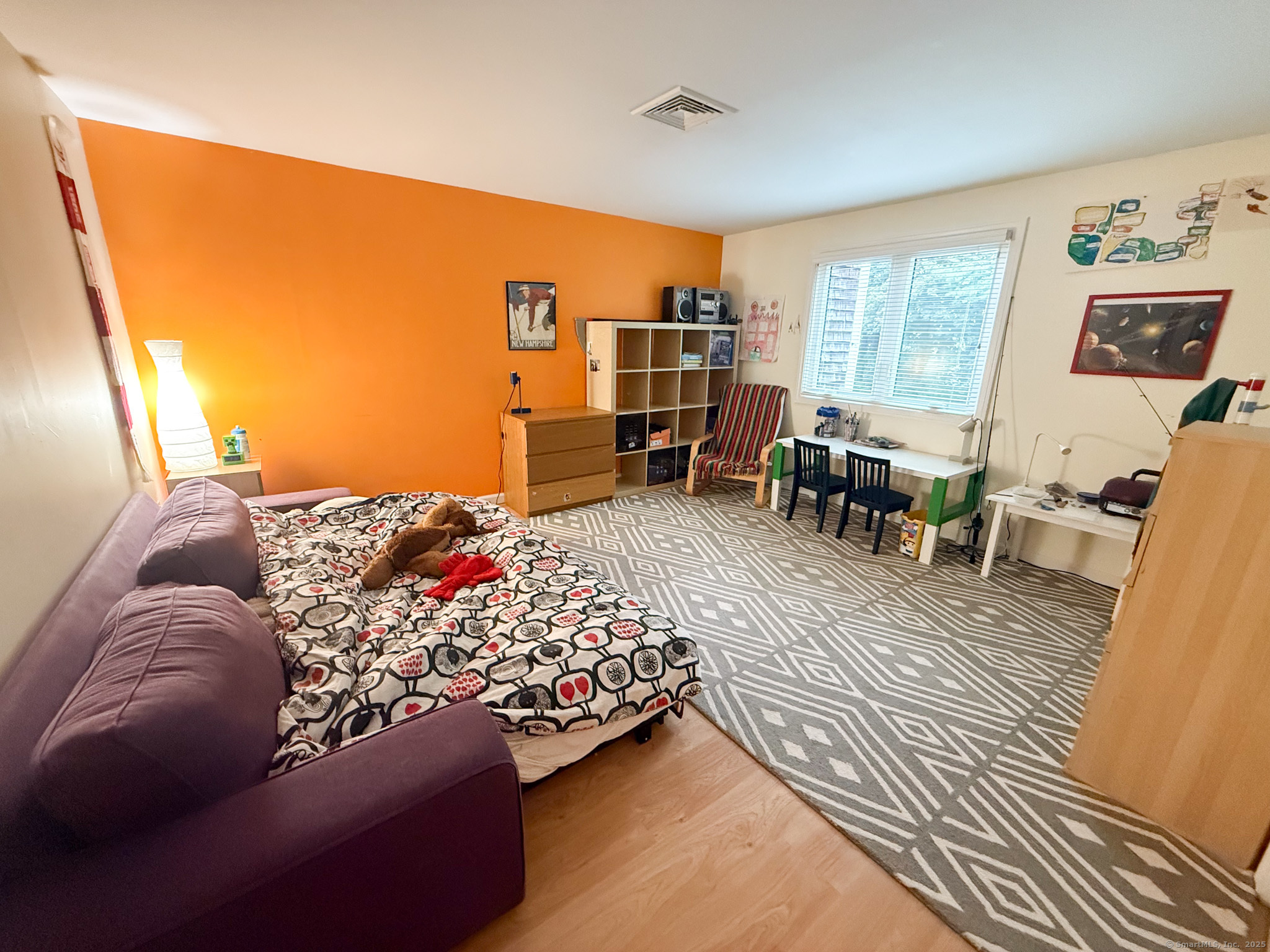 Farmington, Connecticut 06032, United States, 3 Bedrooms Bedrooms, ,2 BathroomsBathrooms,Residential,Active,193005