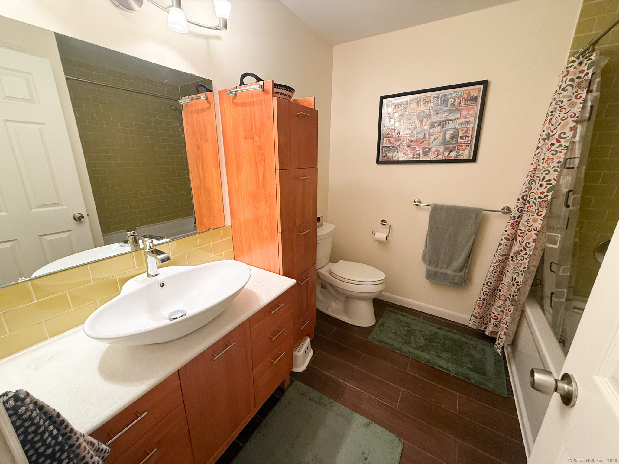 Farmington, Connecticut 06032, United States, 3 Bedrooms Bedrooms, ,2 BathroomsBathrooms,Residential,Active,193005