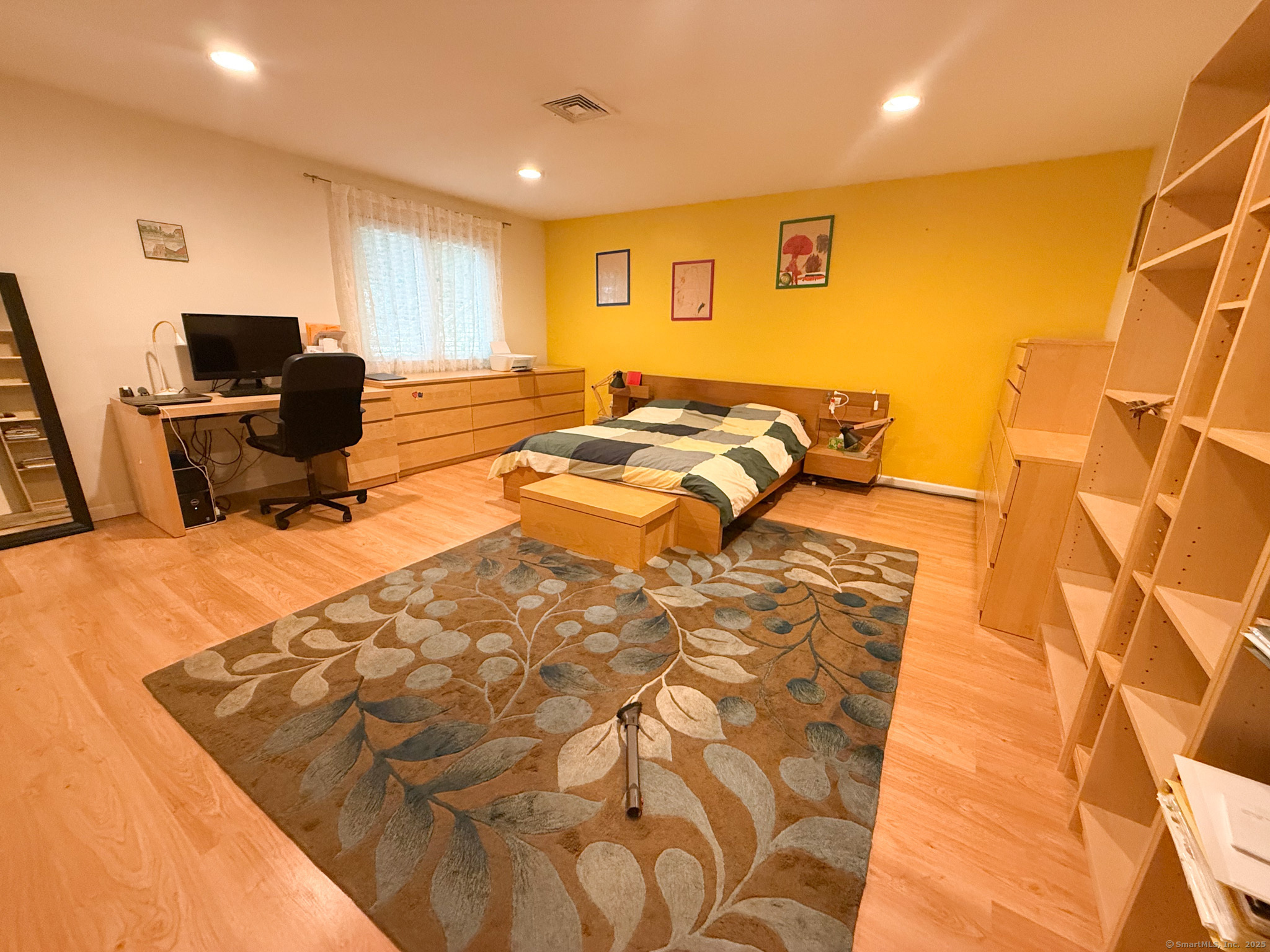 Farmington, Connecticut 06032, United States, 3 Bedrooms Bedrooms, ,2 BathroomsBathrooms,Residential,Active,193005