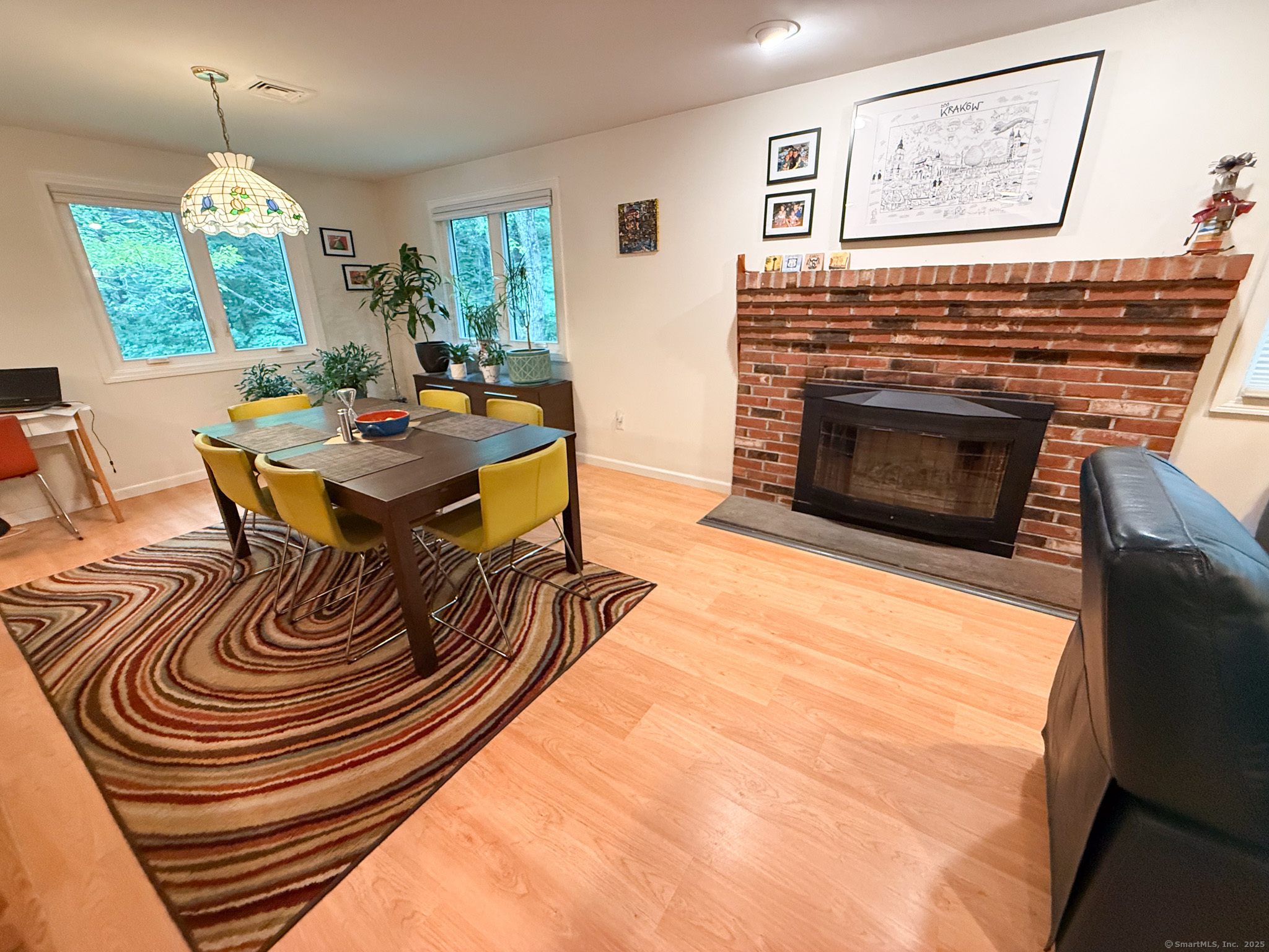 Farmington, Connecticut 06032, United States, 3 Bedrooms Bedrooms, ,2 BathroomsBathrooms,Residential,Active,193005