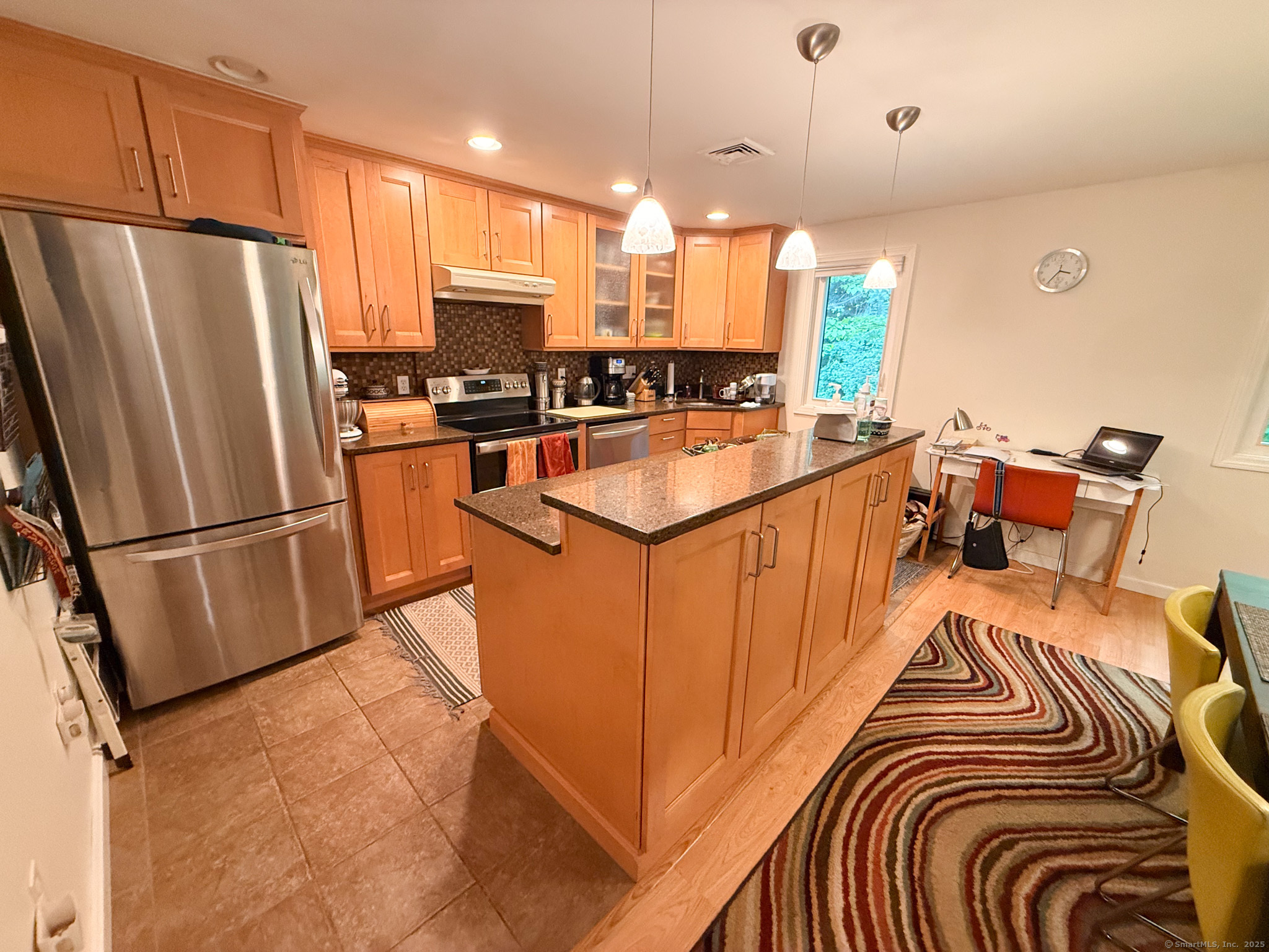 Farmington, Connecticut 06032, United States, 3 Bedrooms Bedrooms, ,2 BathroomsBathrooms,Residential,Active,193005