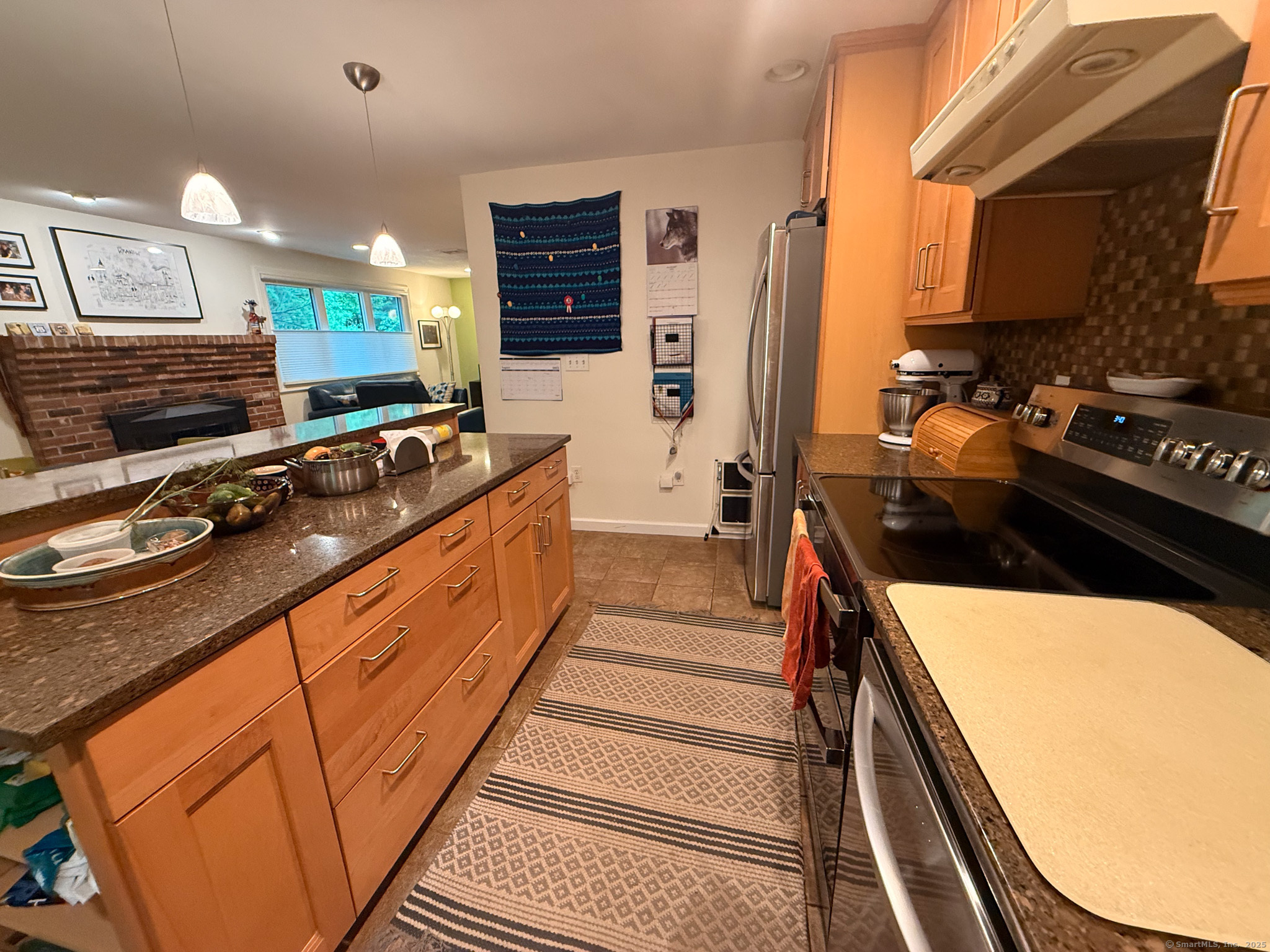 Farmington, Connecticut 06032, United States, 3 Bedrooms Bedrooms, ,2 BathroomsBathrooms,Residential,Active,193005