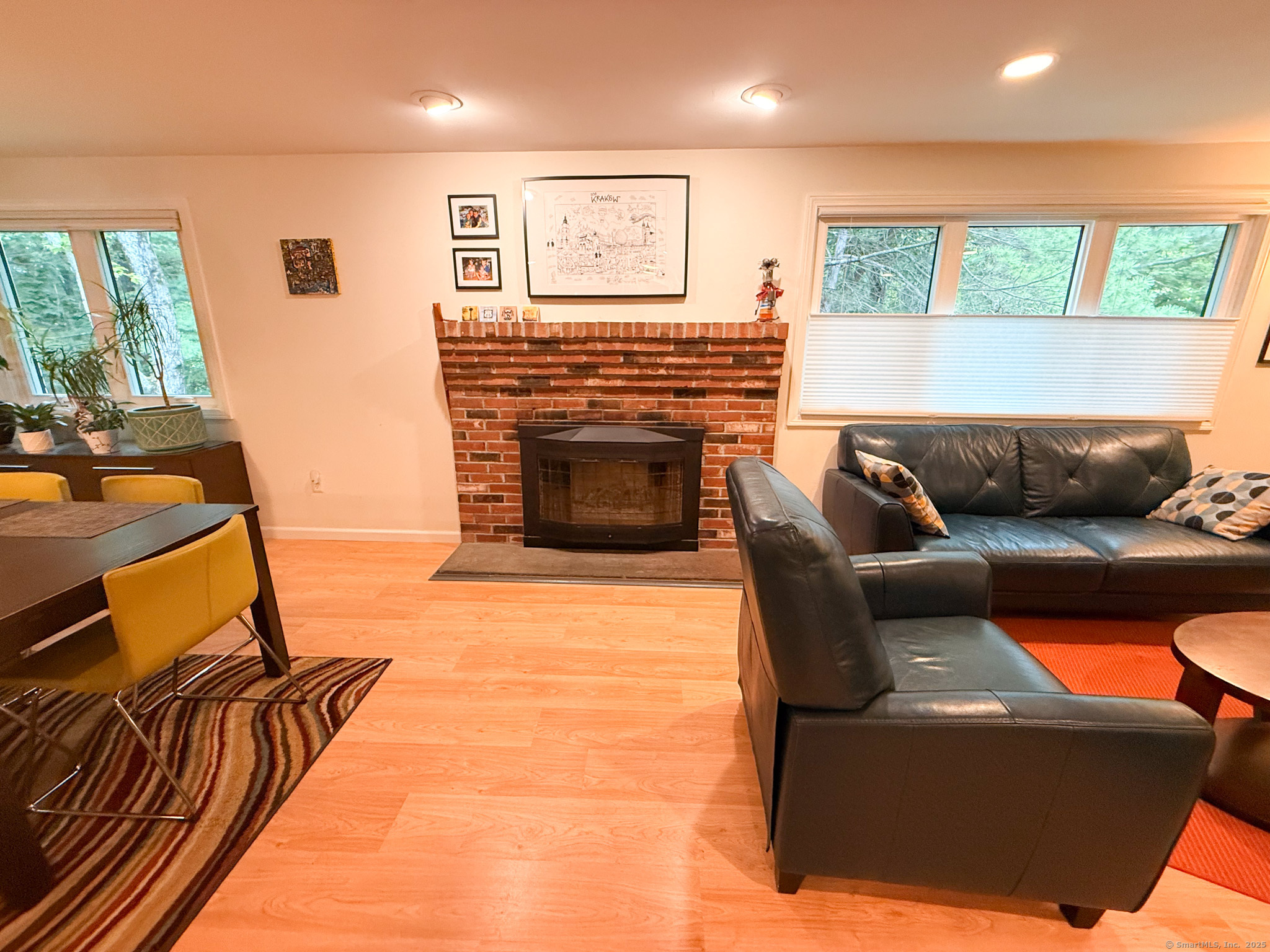 Farmington, Connecticut 06032, United States, 3 Bedrooms Bedrooms, ,2 BathroomsBathrooms,Residential,Active,193005