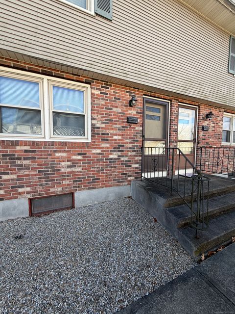 Photo of 10 Crown Street #10, Bristol, CT 06010 (MLS # 24142159)