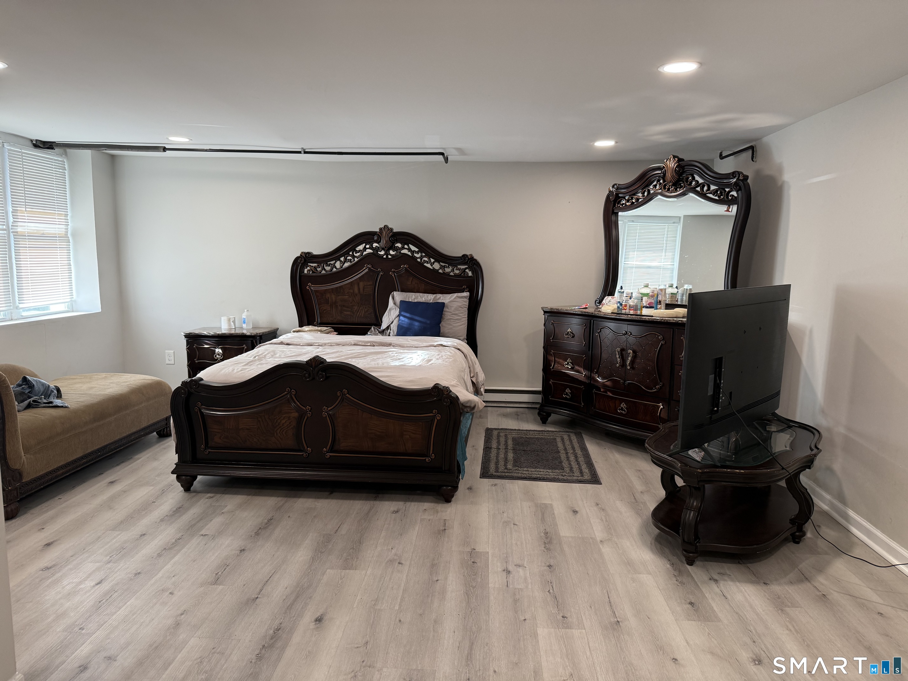 4 North Spring Street