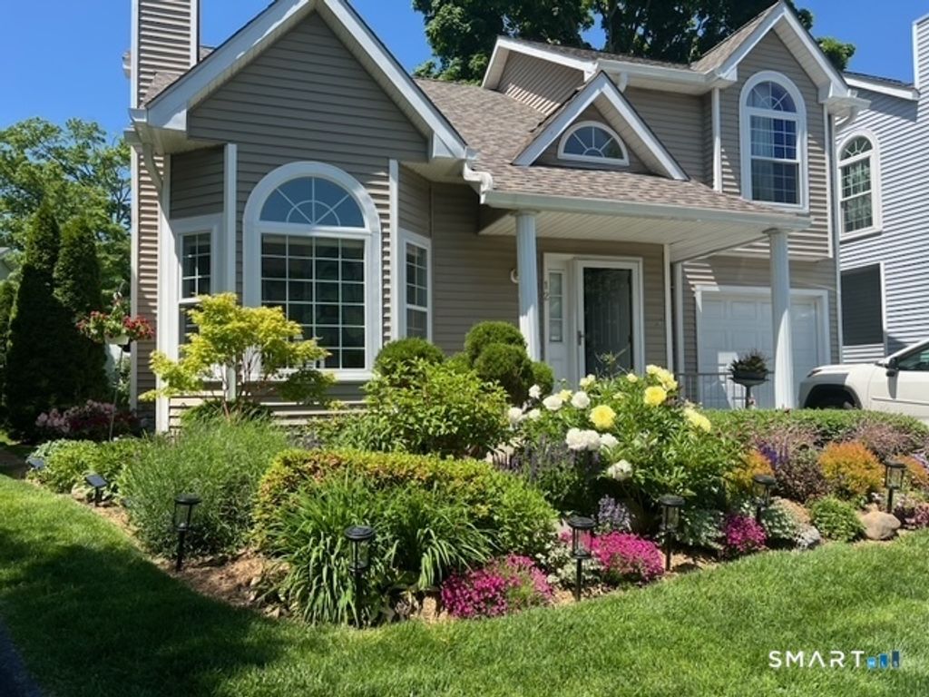 Photo of 596 Glenbrook Road #APT 12, Stamford, CT 06906 (MLS # 24159016)