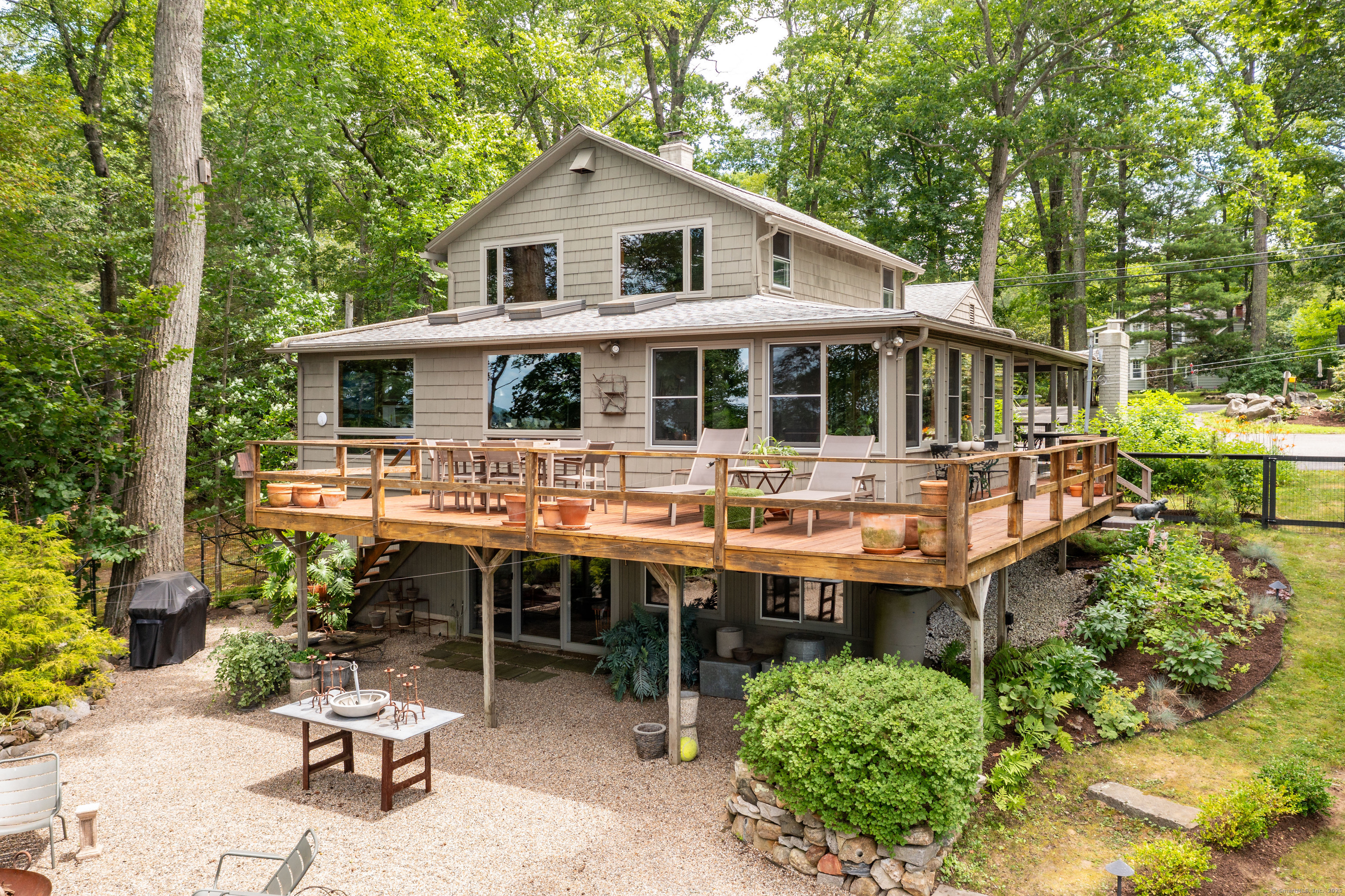 281 East Shore Road