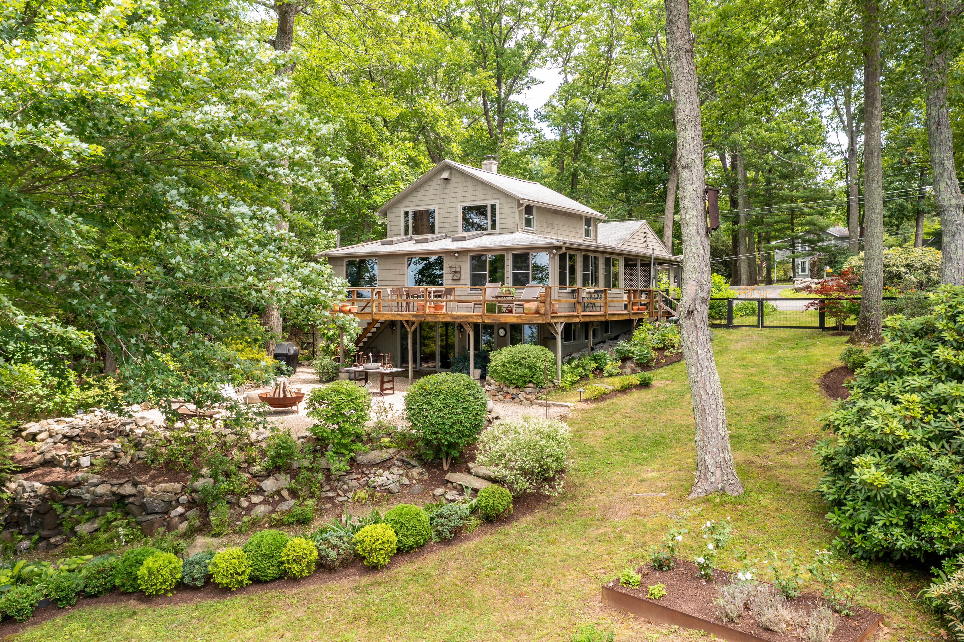 281 East Shore Road