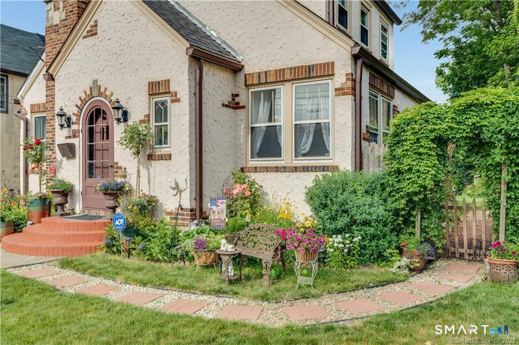21 Elgin Avenue