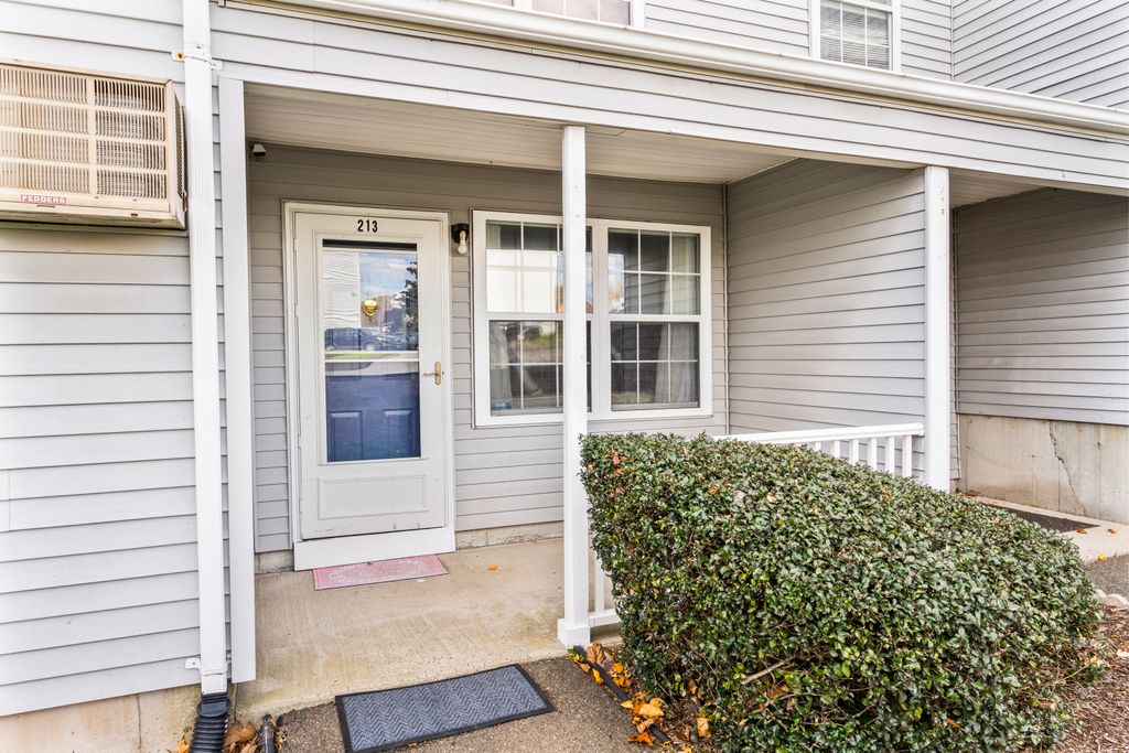 Photo of 89 Coleman Street #213, West Haven, CT 06516 (MLS # 24174602)