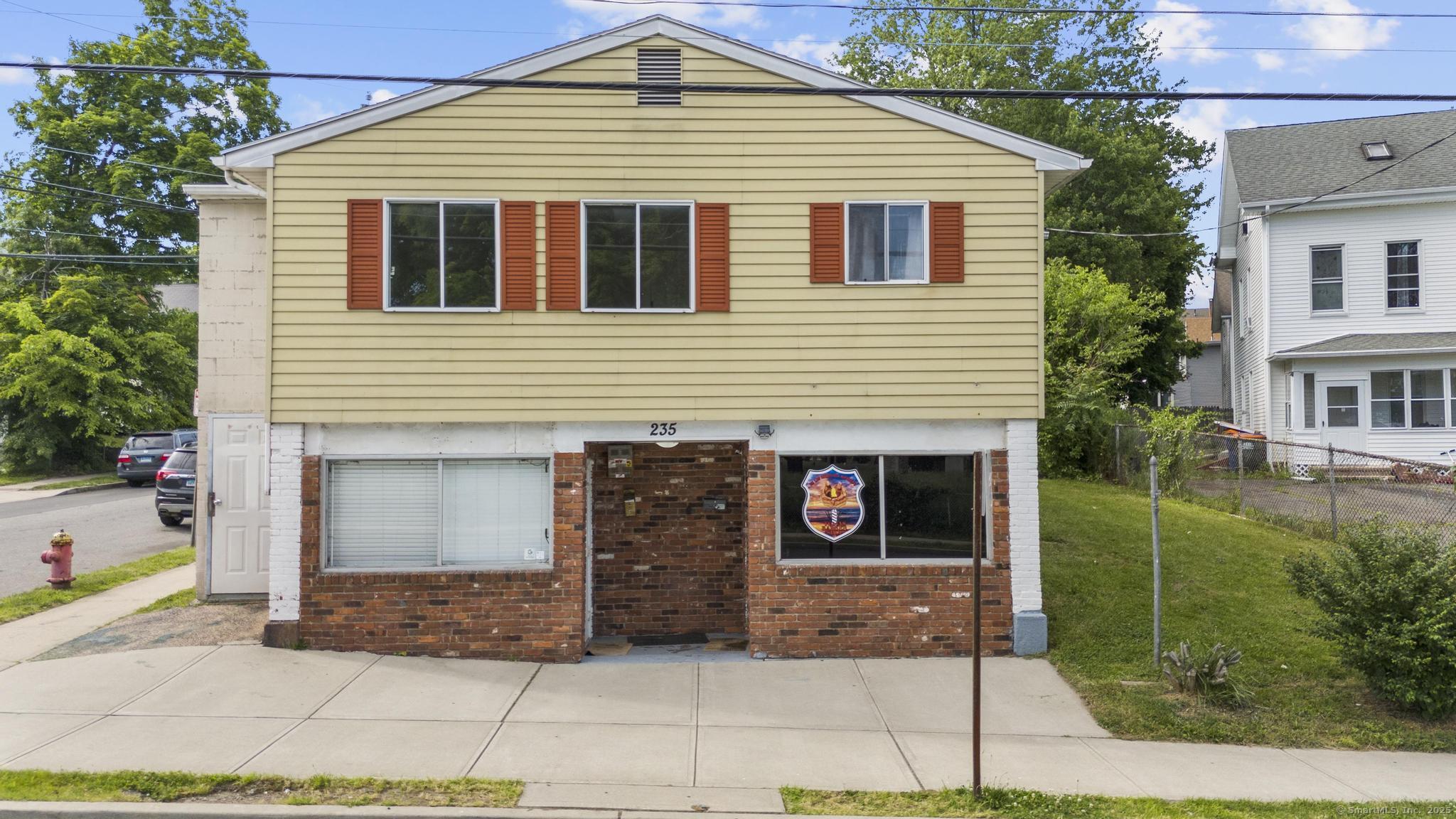 Property for Sale at Hanover Street, Meriden, Connecticut - Bathrooms: 4.5 
Rooms: 5  - $415,000