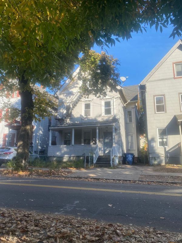 Blatchley Avenue, New Haven, Connecticut - 9 Bedrooms  
3 Bathrooms  
18 Rooms - 