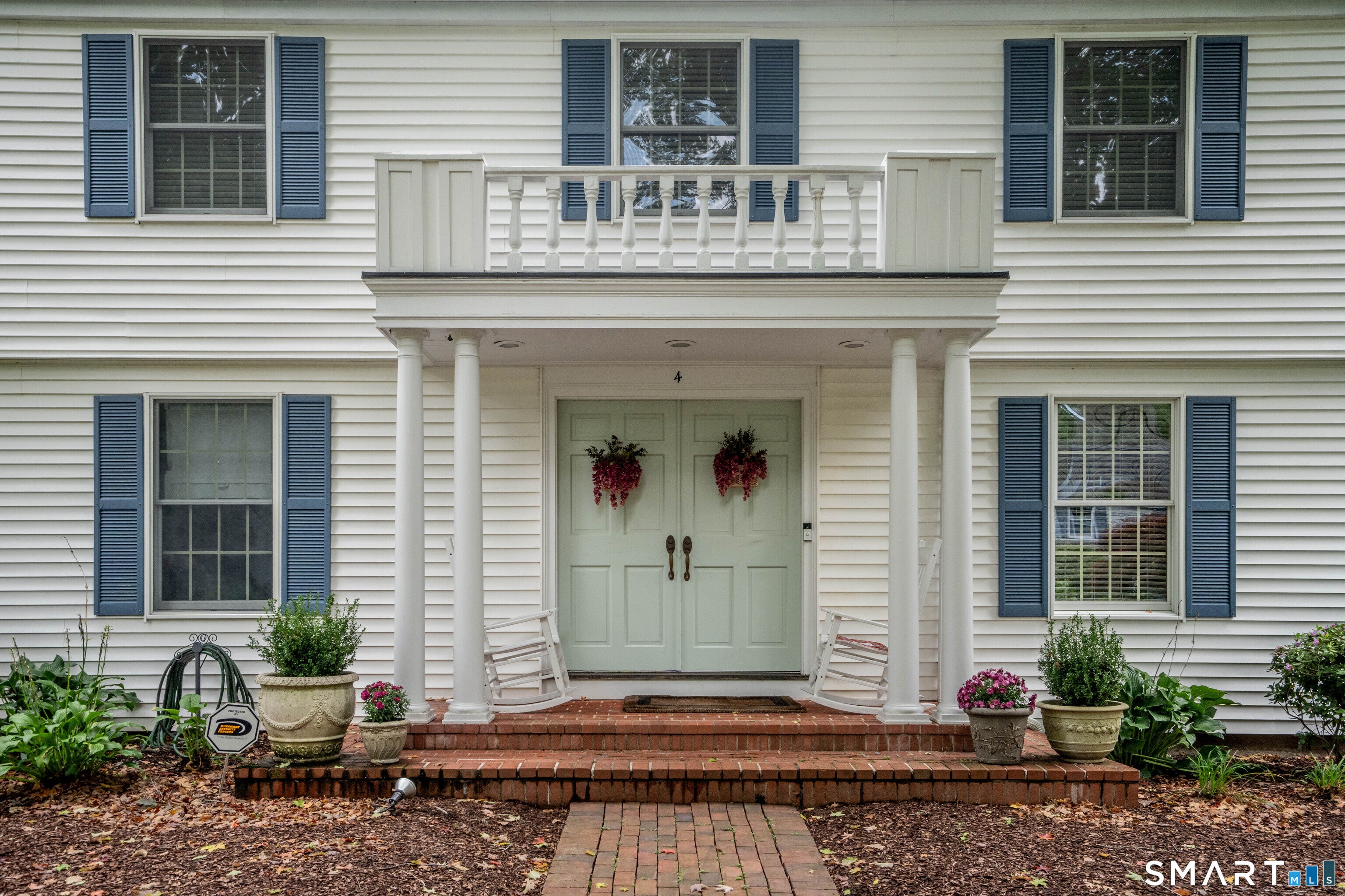 4 Manor Lane