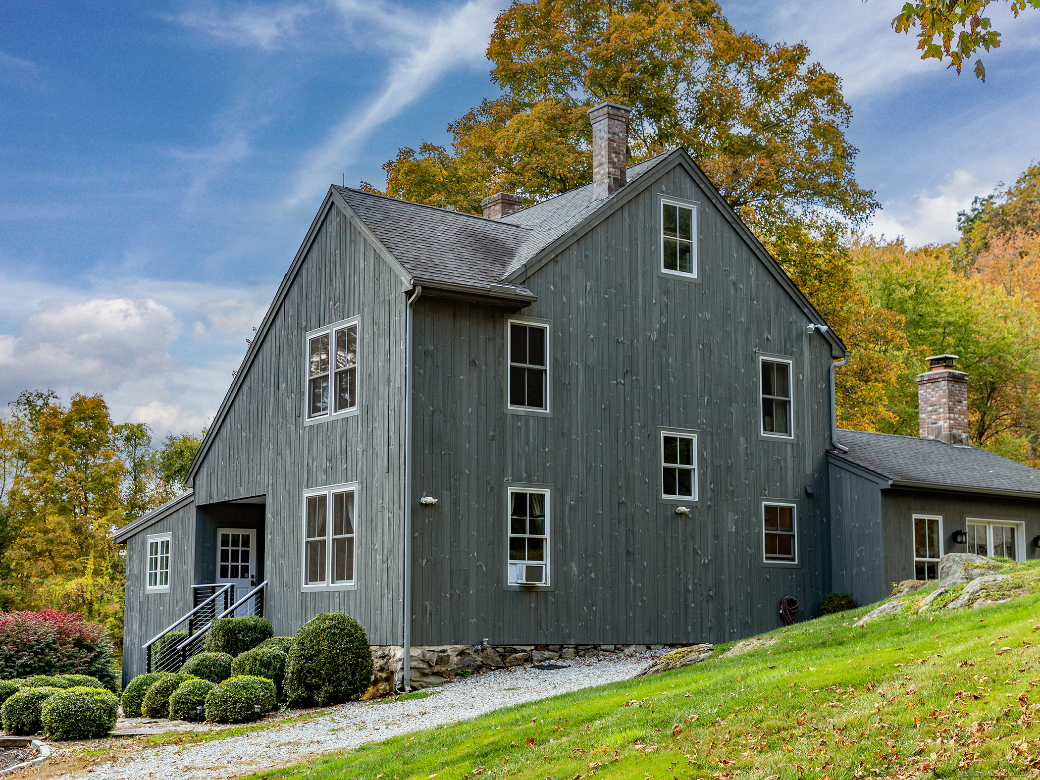 Lake Road, Warren, Connecticut - 3 Bedrooms  
3 Bathrooms  
9 Rooms - 