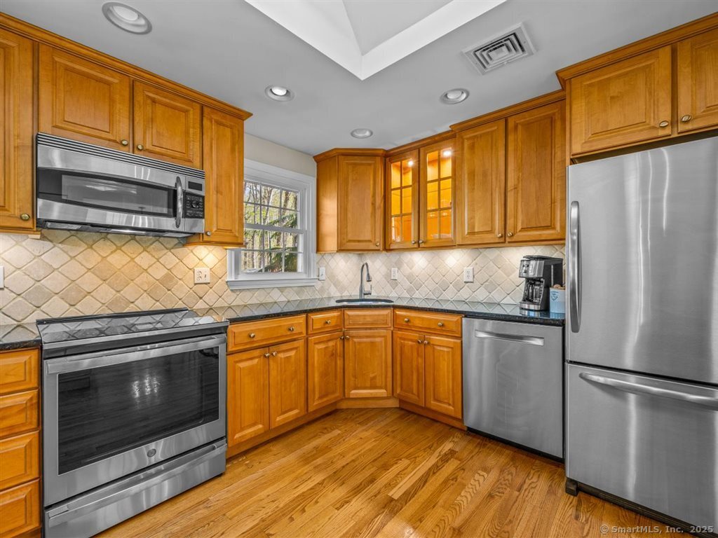 197 Meadow Hills Drive, Guilford, Connecticut image 18