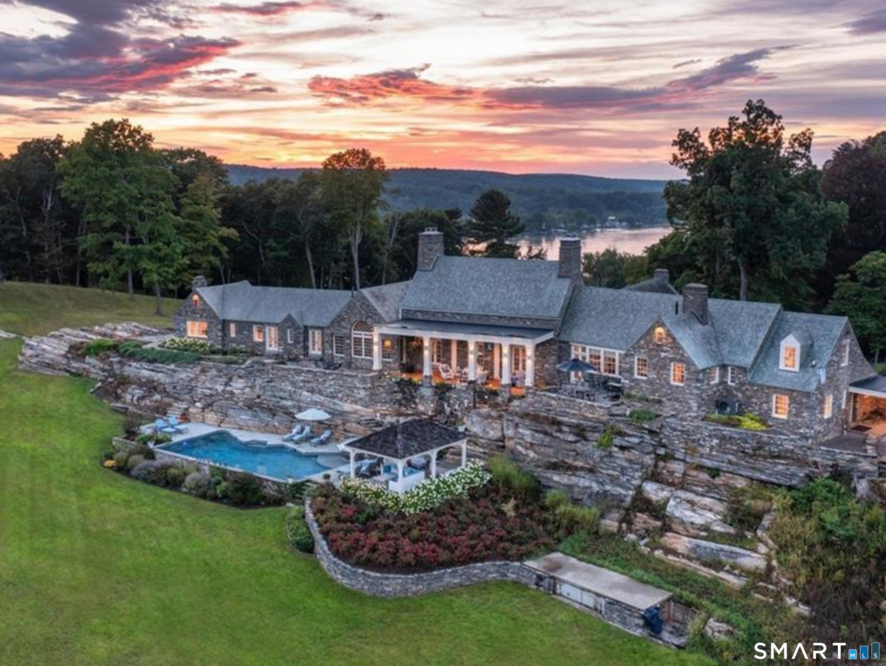 153 Ferry Road