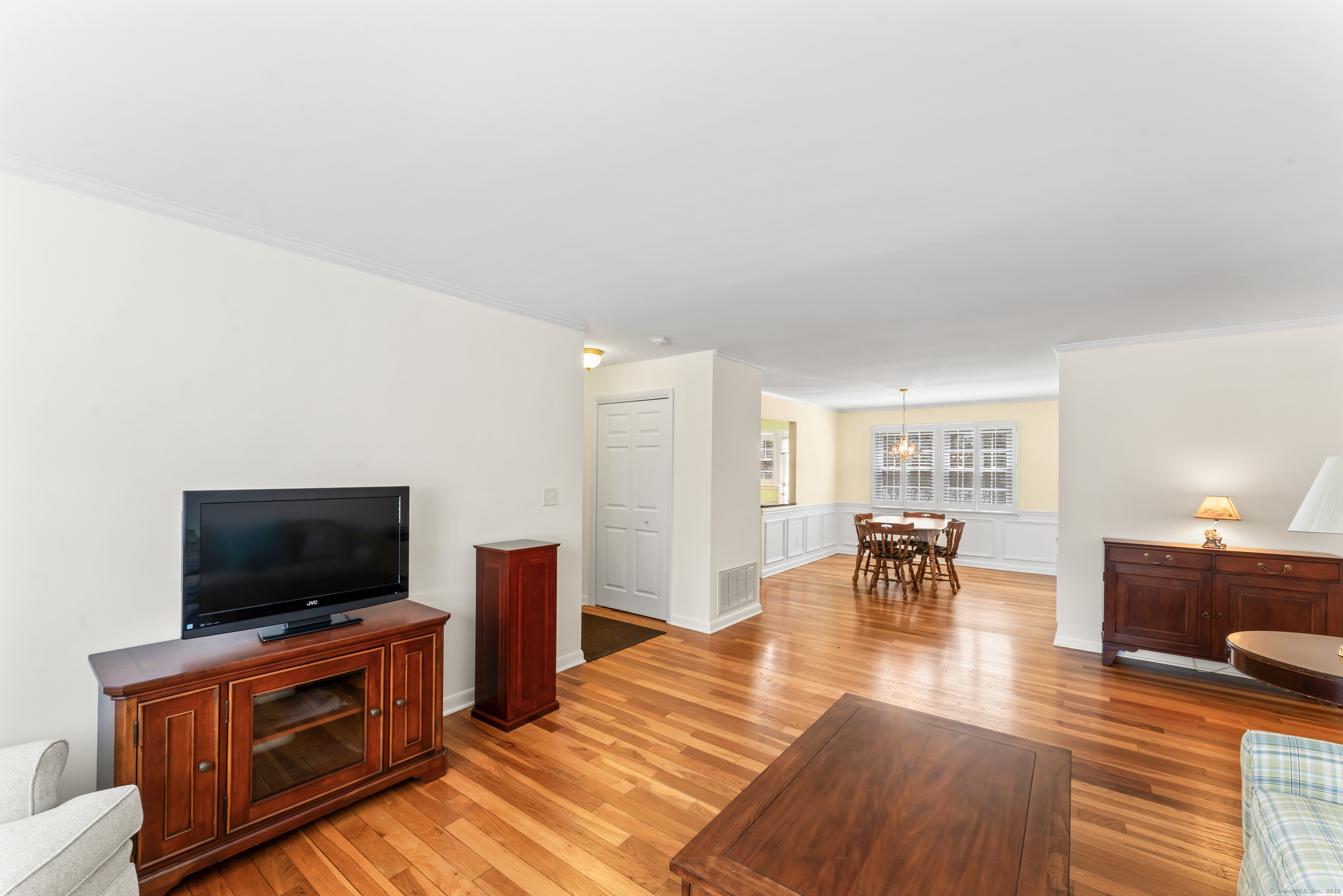 155 Heritage Hill Road #APT B, New Canaan, Connecticut image 5