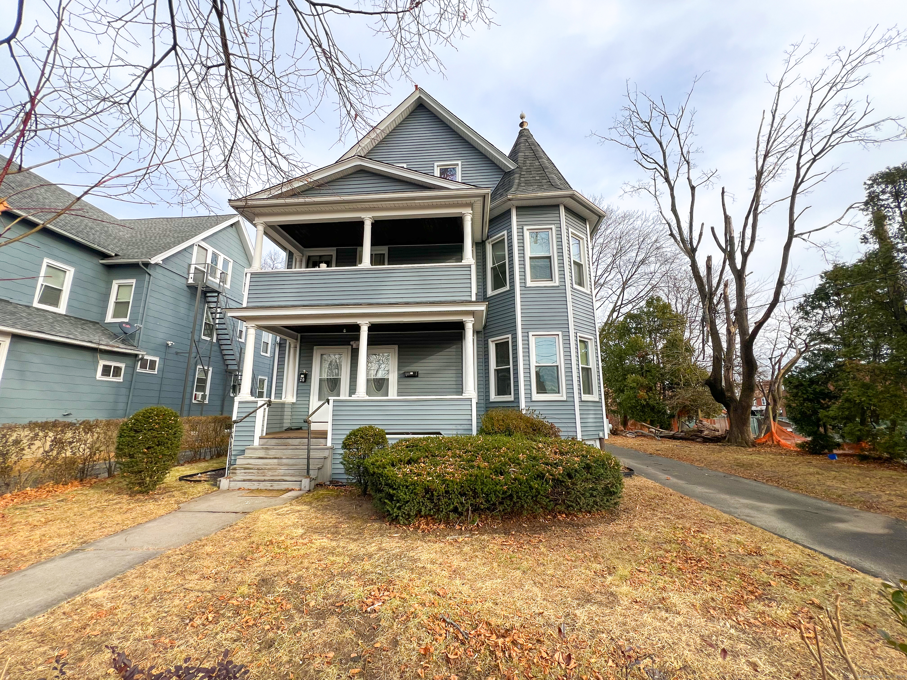 1820 Newton Street, Hartford, Connecticut - 2 Bedrooms  
2 Bathrooms  
6 Rooms - 