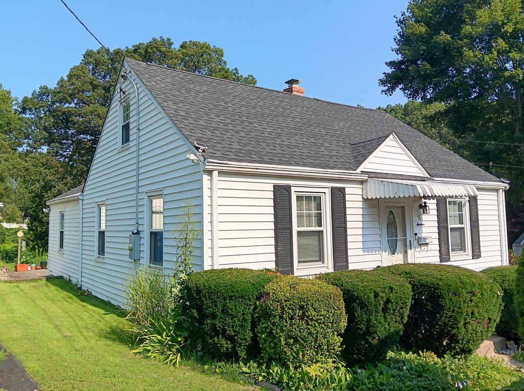 Photo of 16 Highview Street, Waterbury, CT 06708 (MLS # 24134344)