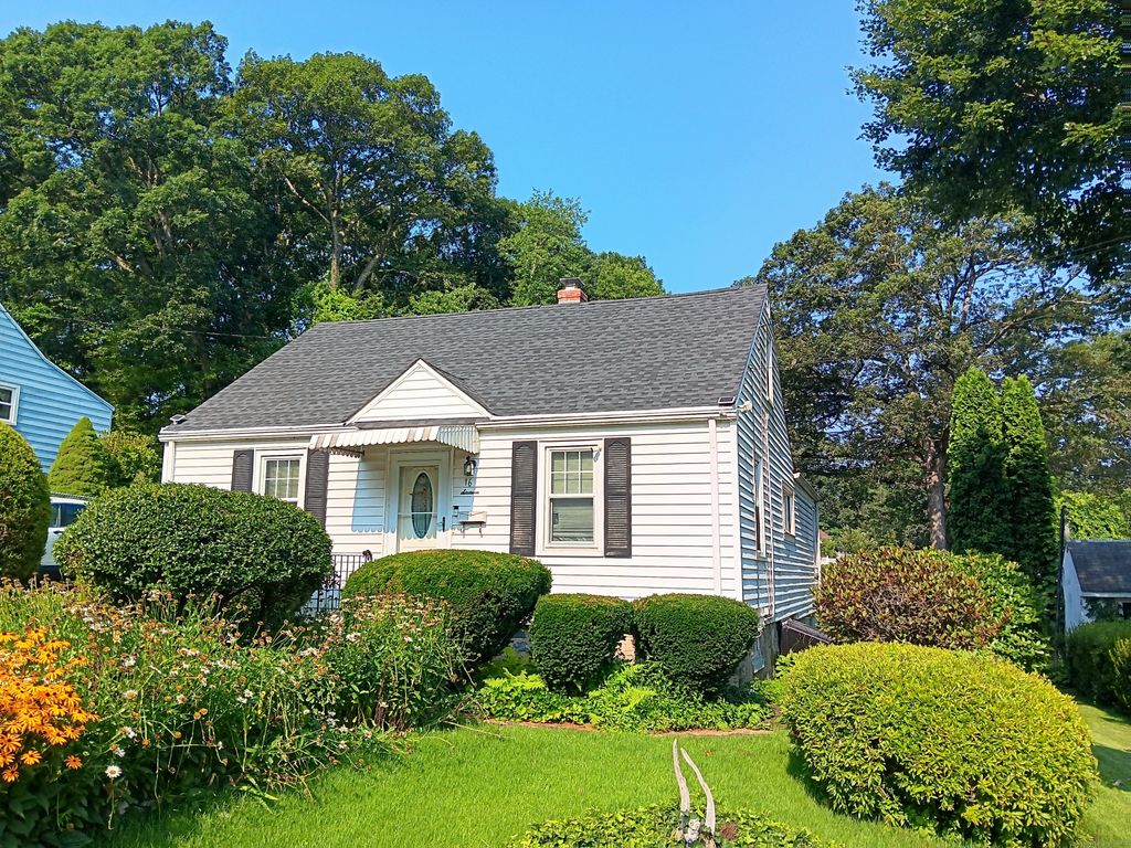 Photo of 16 Highview Street, Waterbury, CT 06708 (MLS # 24134344)