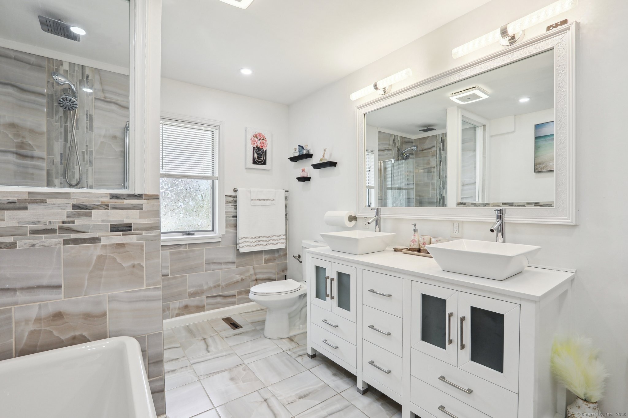 219 Robinwood Road, Waterbury, Connecticut image 12