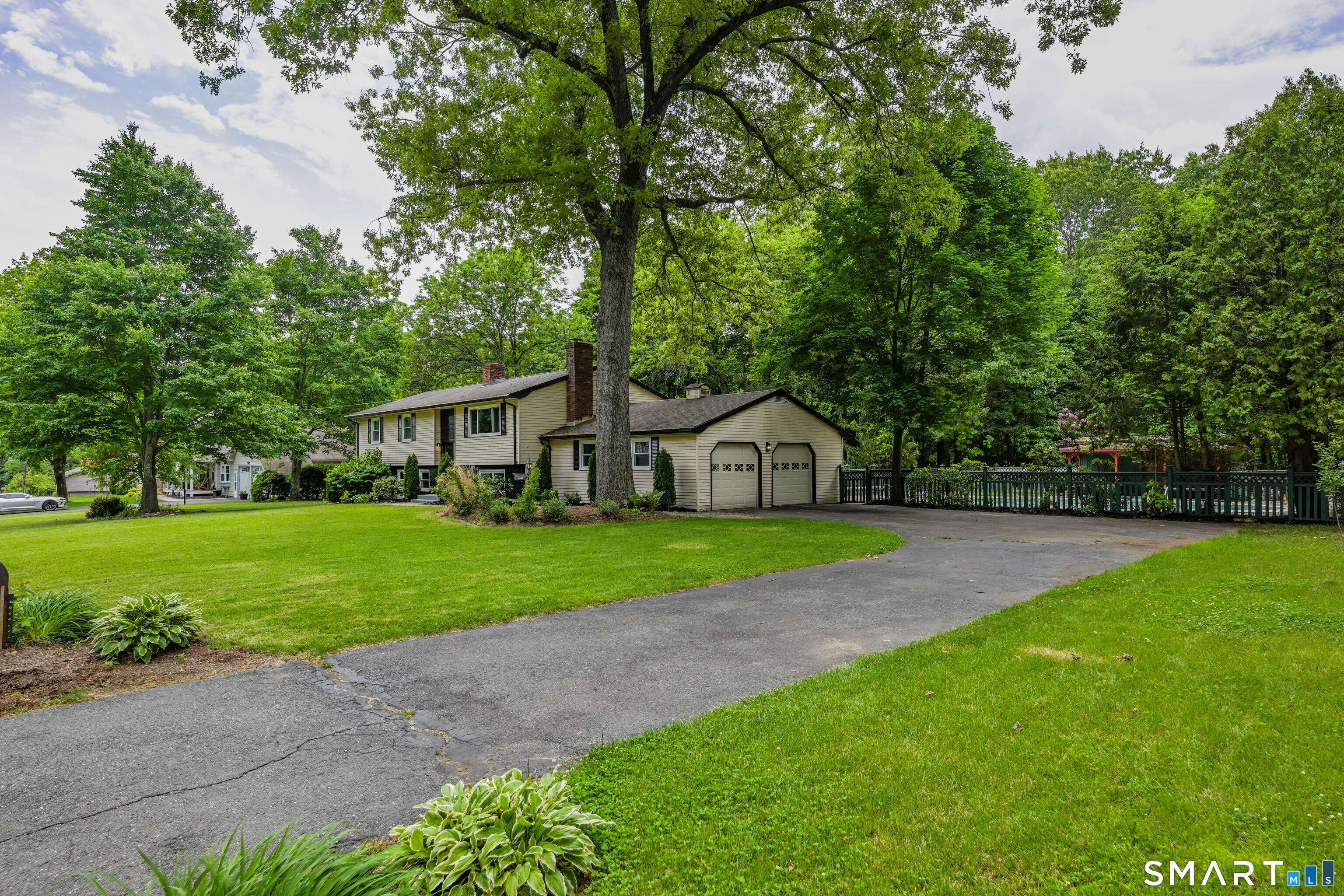 31 Hollow Brook Road