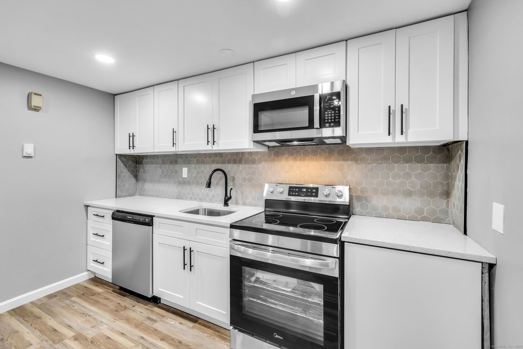 Photo of 120 Gallup Hill Road #APT 3C, Ledyard, CT 06339 (MLS # 24142907)