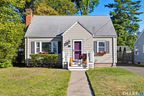 Photo of 18 Saint James Street, West Hartford, CT 06119 (MLS # 24153600)