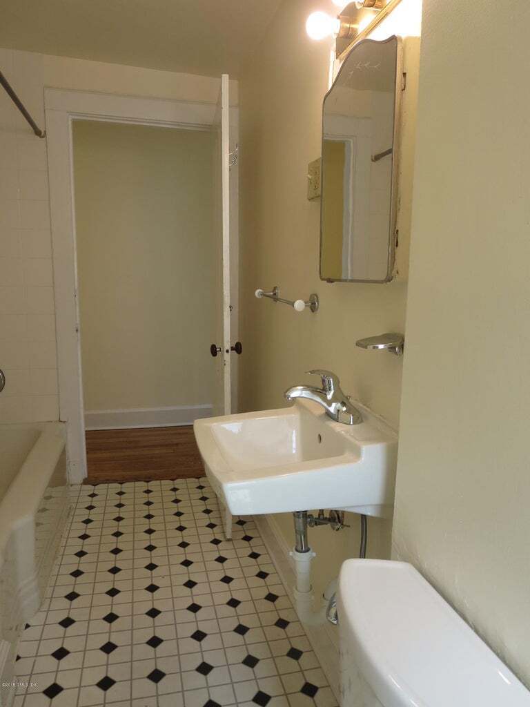 Greenwich, Connecticut 06830, United States, 1 Bedroom Bedrooms, ,1 BathroomBathrooms,Residential,Active,240574