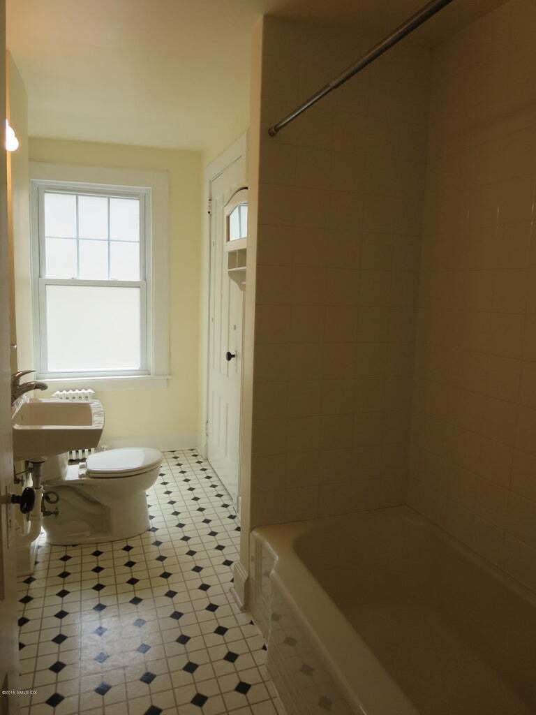 Greenwich, Connecticut 06830, United States, 1 Bedroom Bedrooms, ,1 BathroomBathrooms,Residential,Active,240574