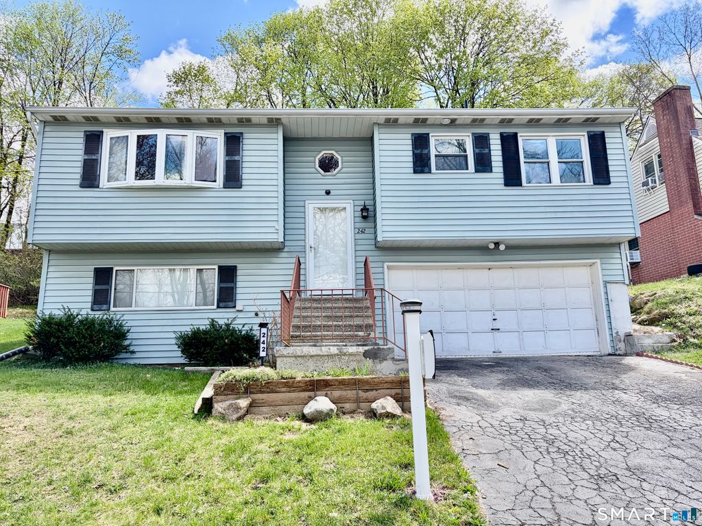 Photo of 242 Lakeview Avenue, Waterbury, CT 06705 (MLS # 24168022)