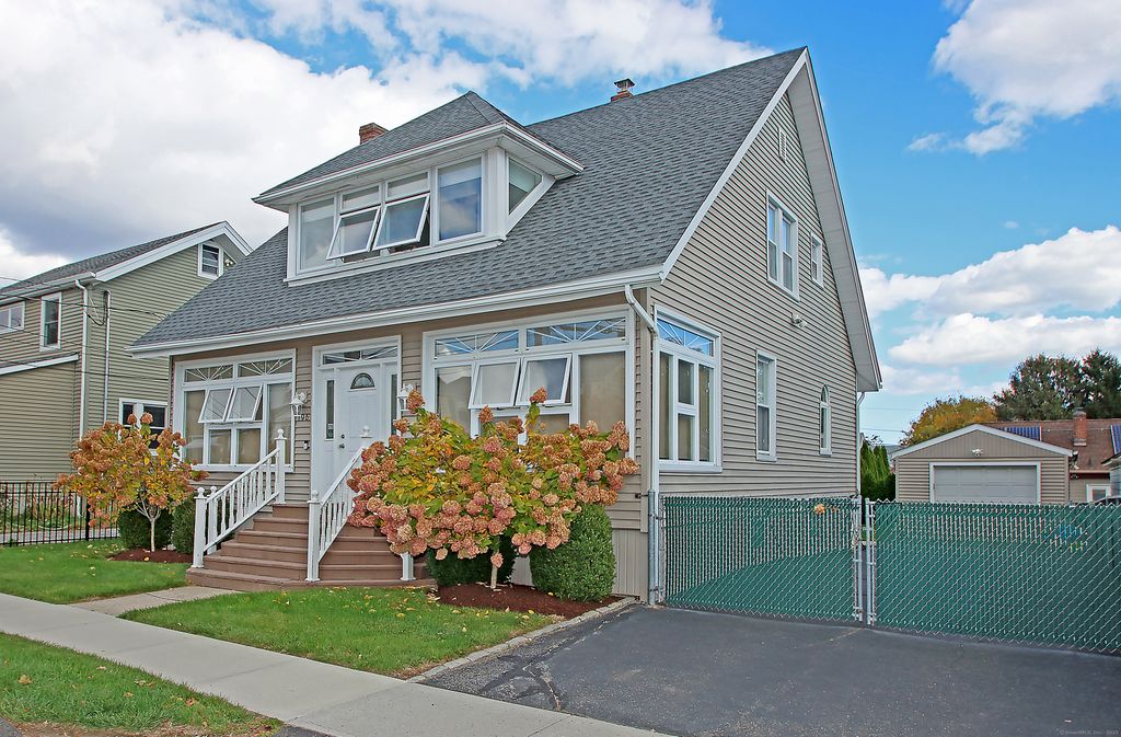 Photo of 196 Oakland Street, Stratford, CT 06615 (MLS # 24135487)