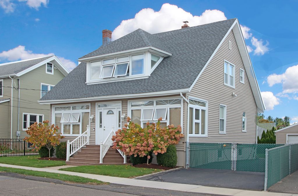 Photo of 196 Oakland Street, Stratford, CT 06615 (MLS # 24135487)