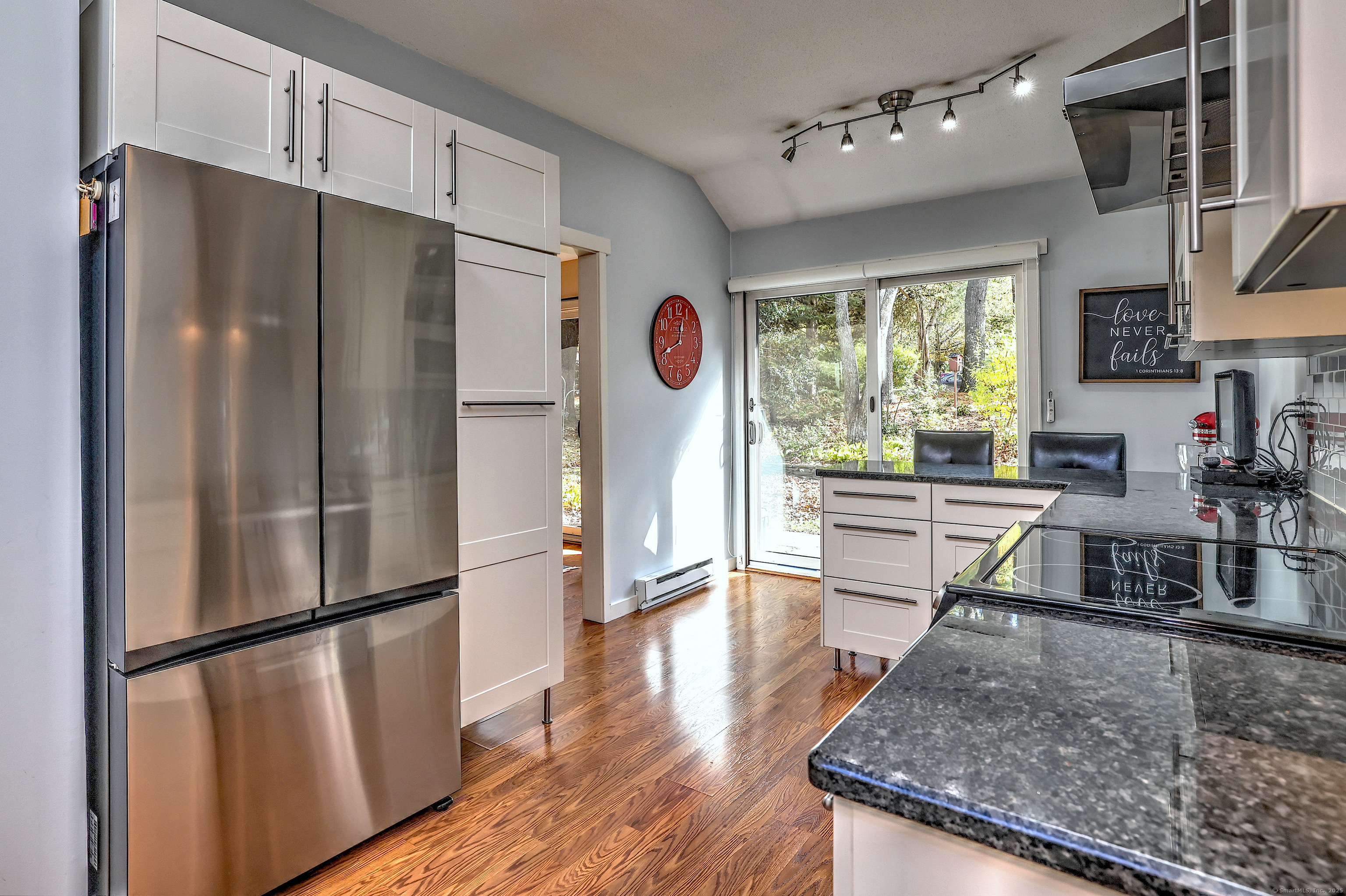 889 Heritage Village B